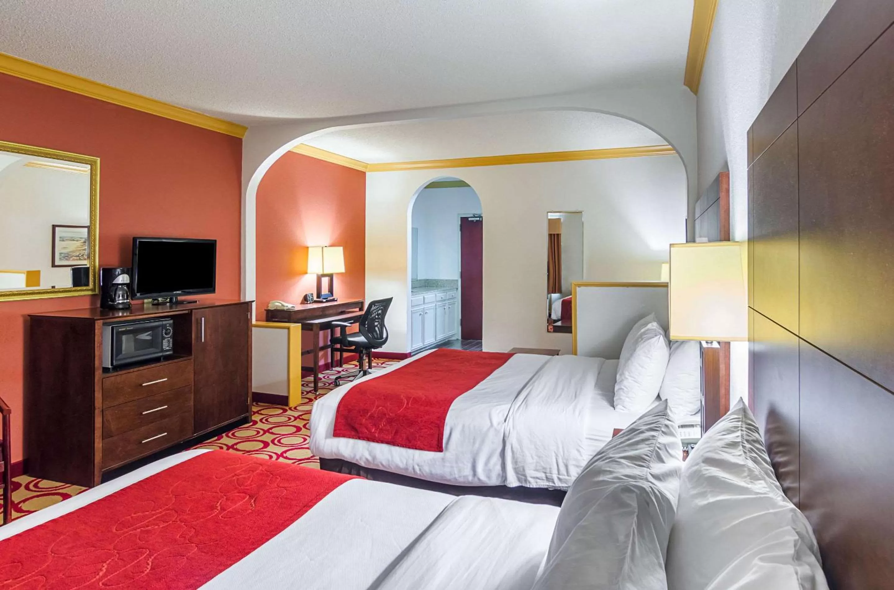 Bedroom, Bed in Quality Suites Lubbock Southwest