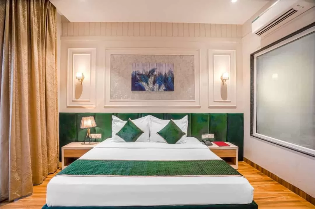 Photo of the whole room, Bed in Greenwood Villa By Levelup