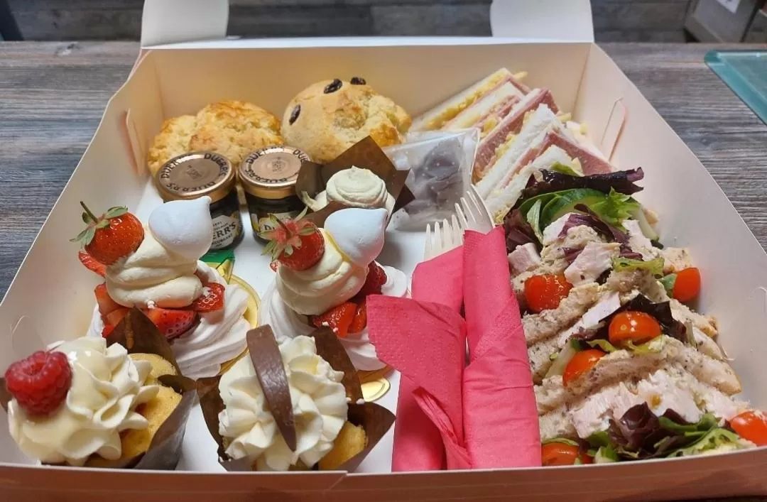 Food and drinks in Kings Boutique Hotel