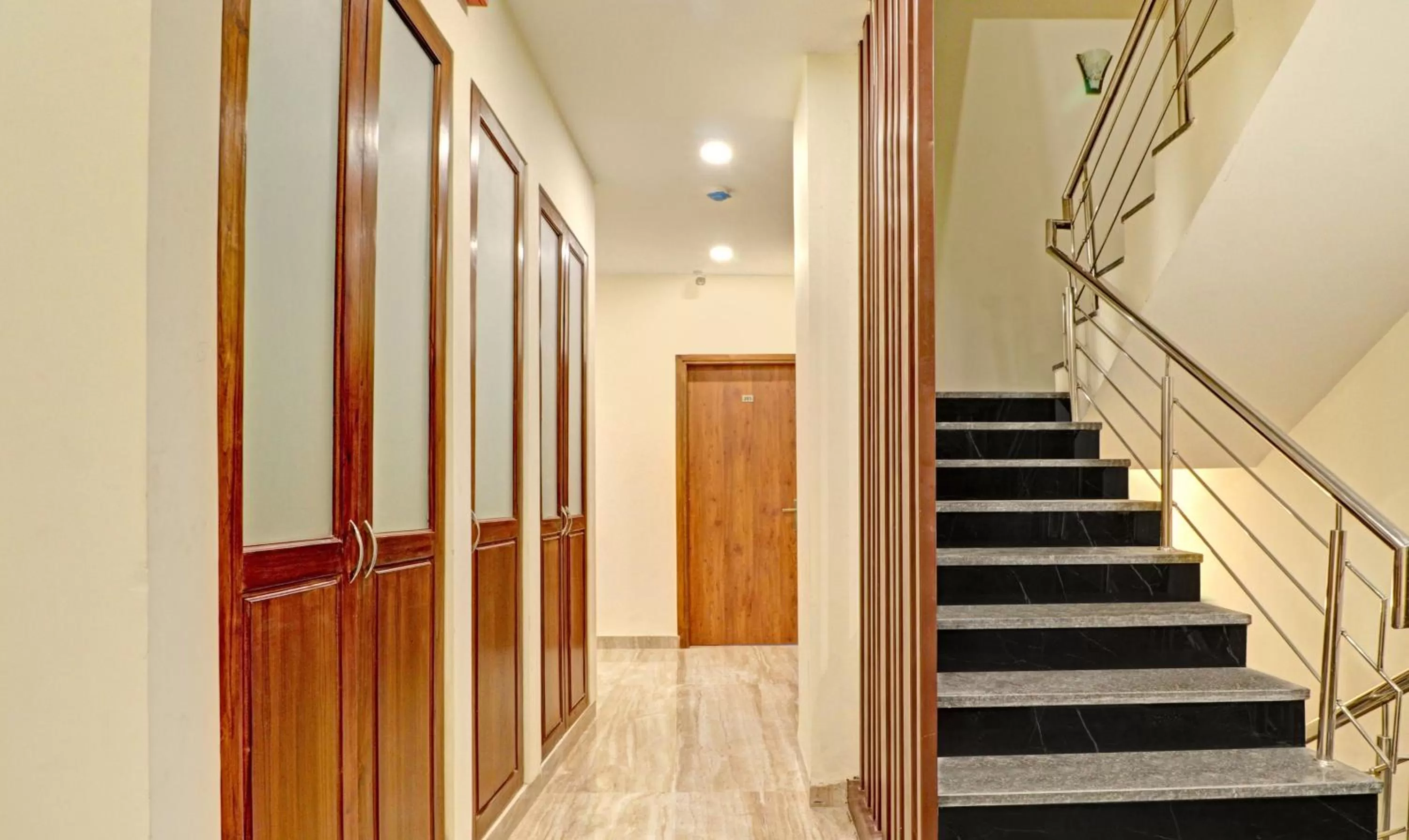 Lobby or reception in Treebo Delmont