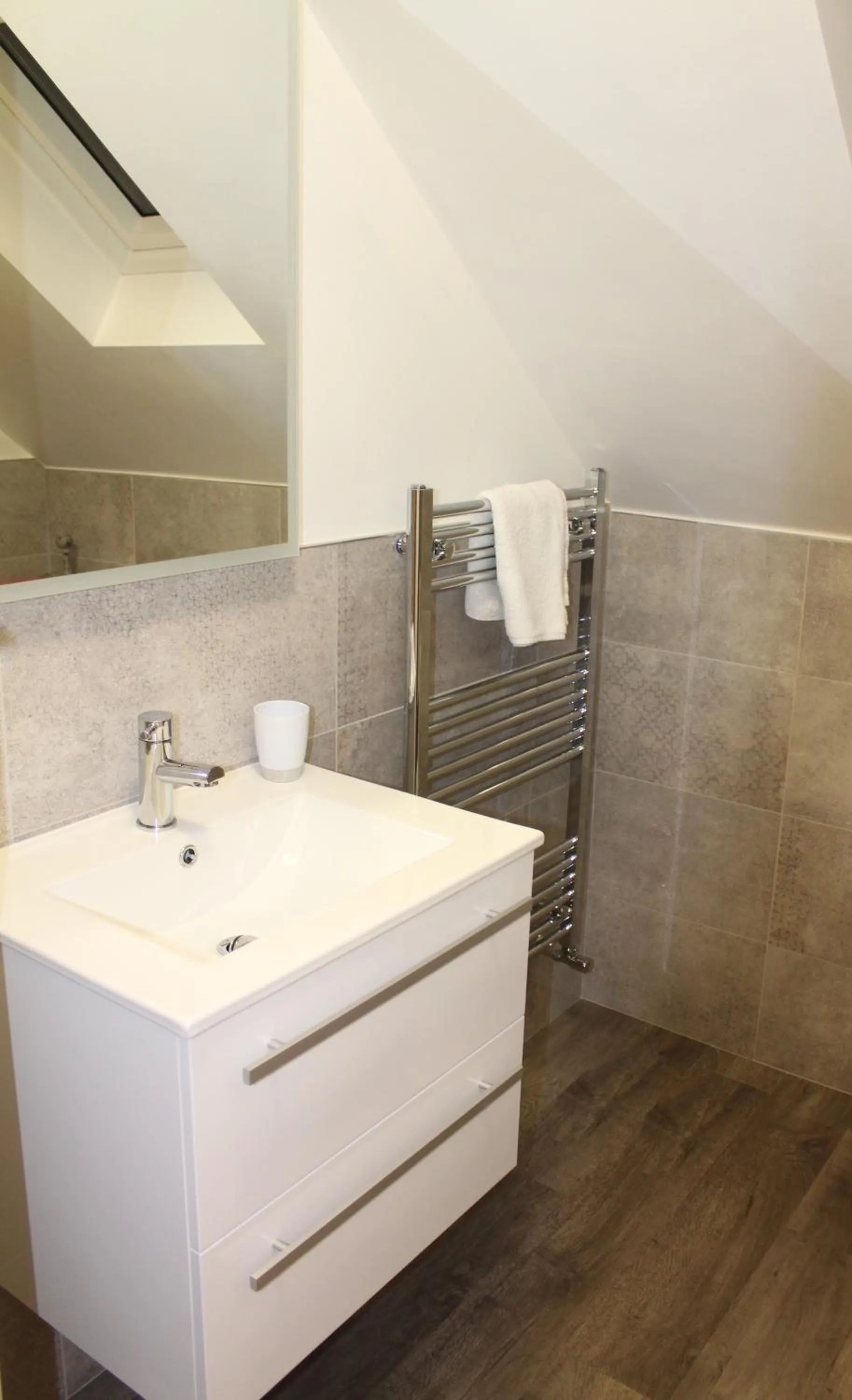 Bathroom in Pine Tree Lodge, Bridgnorth