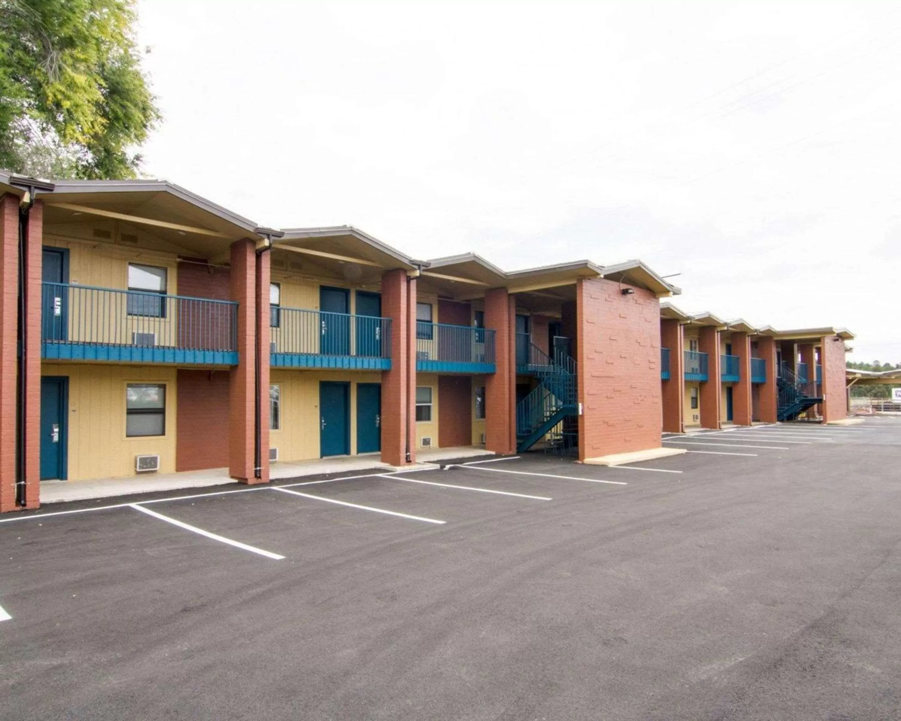 Property Building in Rodeway Inn Flagstaff East Route 66