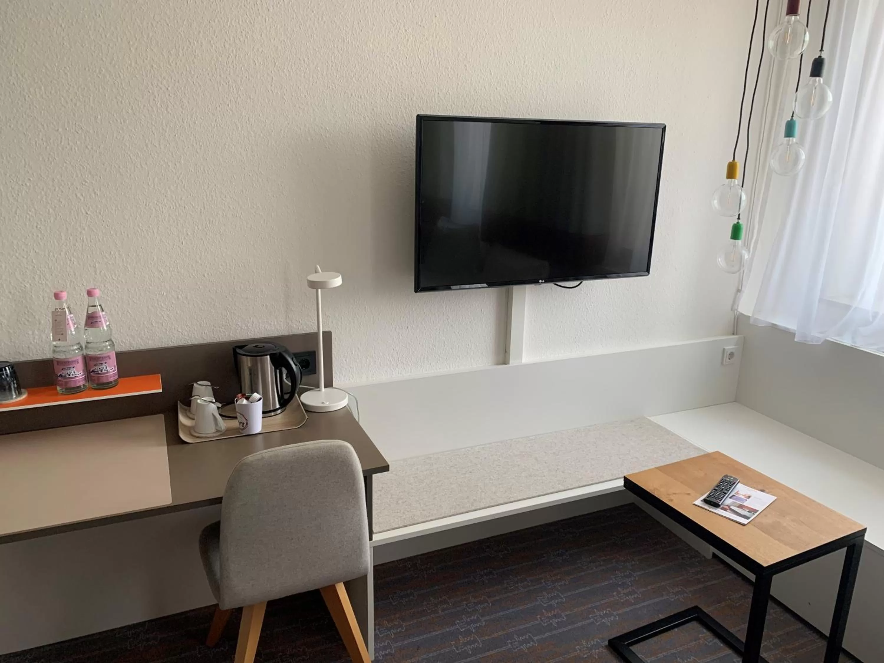 hair dresser in Vienna House Easy by Wyndham Amberg