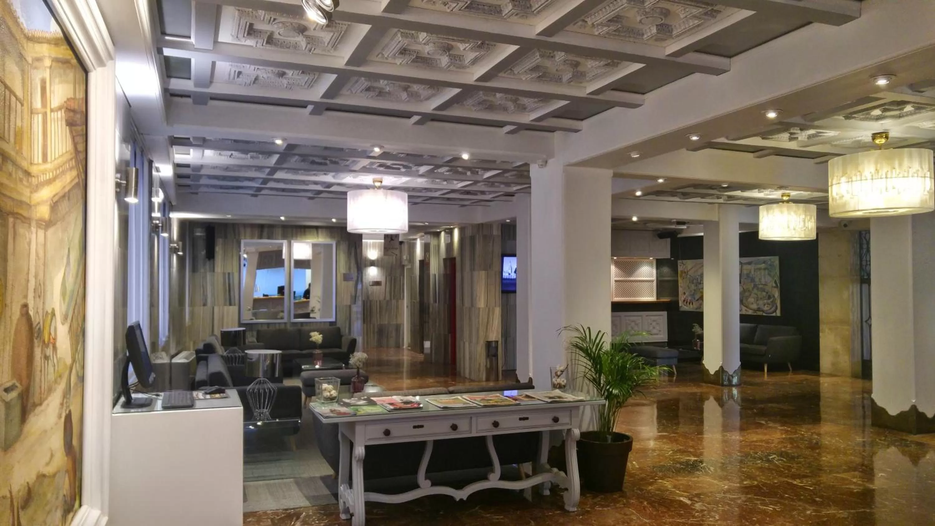Lobby or reception in Hotel Carlos V