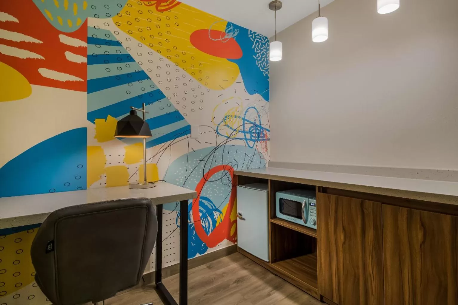 hair dresser in Signature Inn Houston Galleria