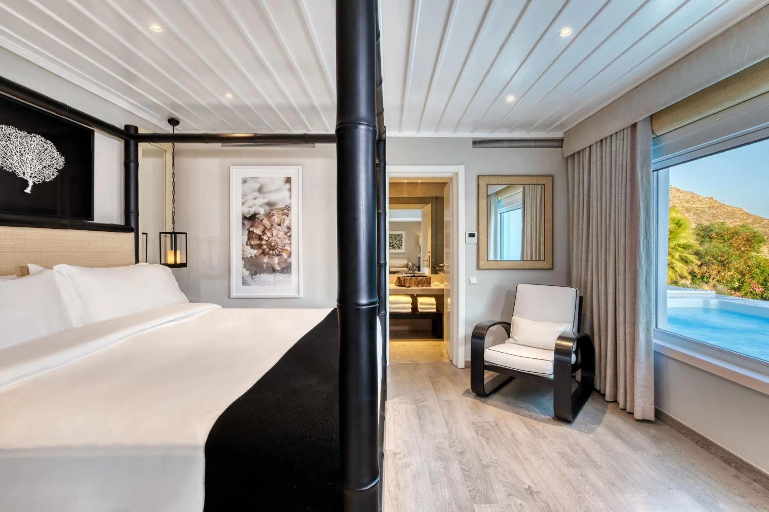 Swimming pool, Bed in Santa Marina, A Luxury Collection Resort, Mykonos