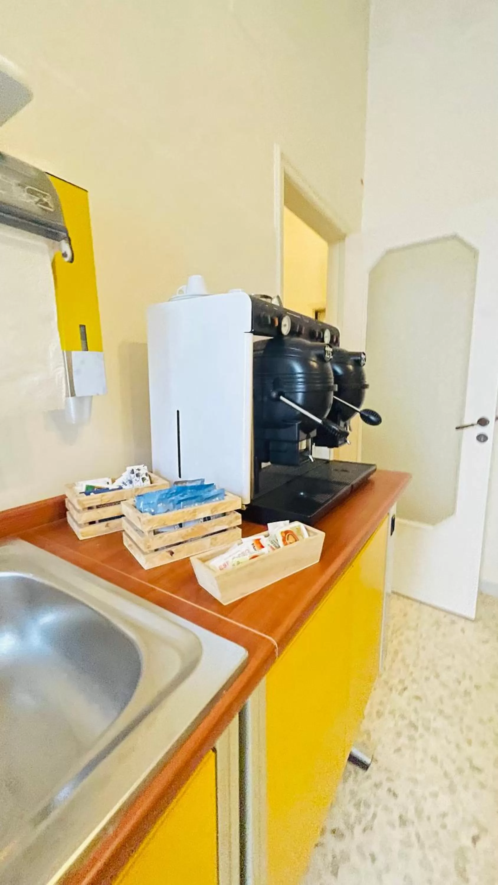 Coffee/tea facilities, Kitchen/Kitchenette in Bed & Breakfast Al Borgo Antico