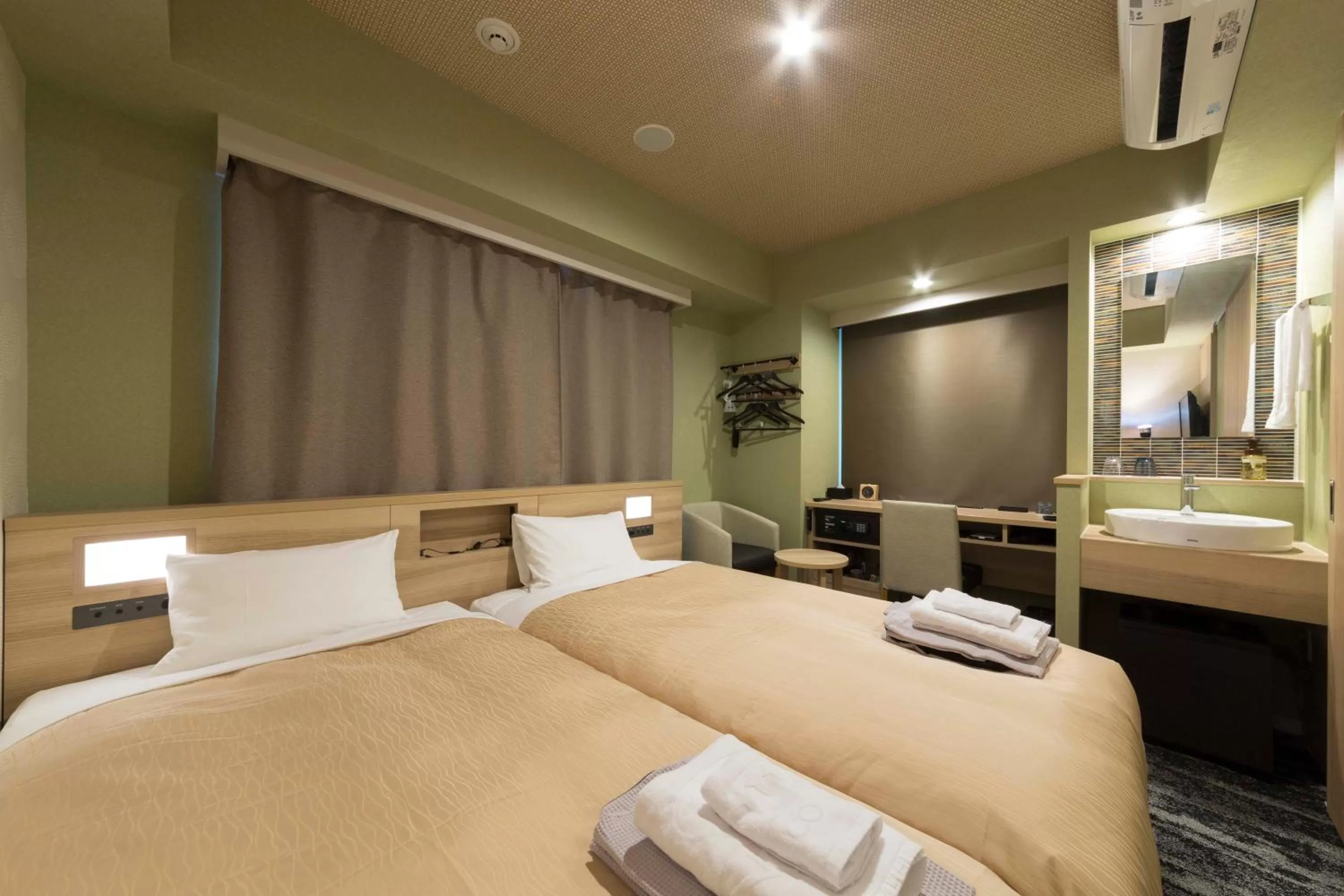 Corner Twin Room - single occupancy in Sanco Inn Kyoto Hachijoguchi Shikinoyu