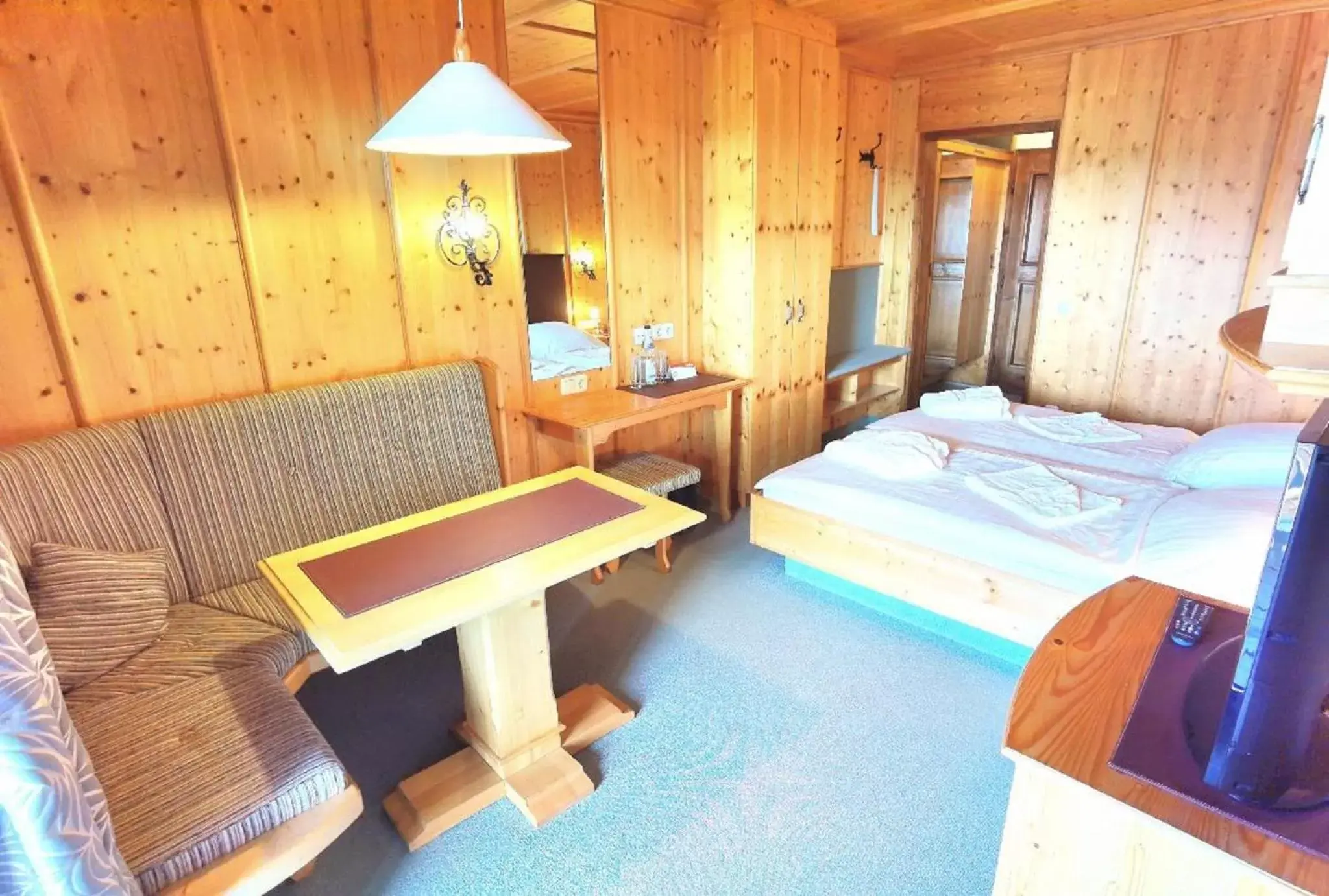 Comfort Double Room-West in Hotel & Residence Hochriegel Comfort Double Room-West in Hotel & Residence Hochriegel