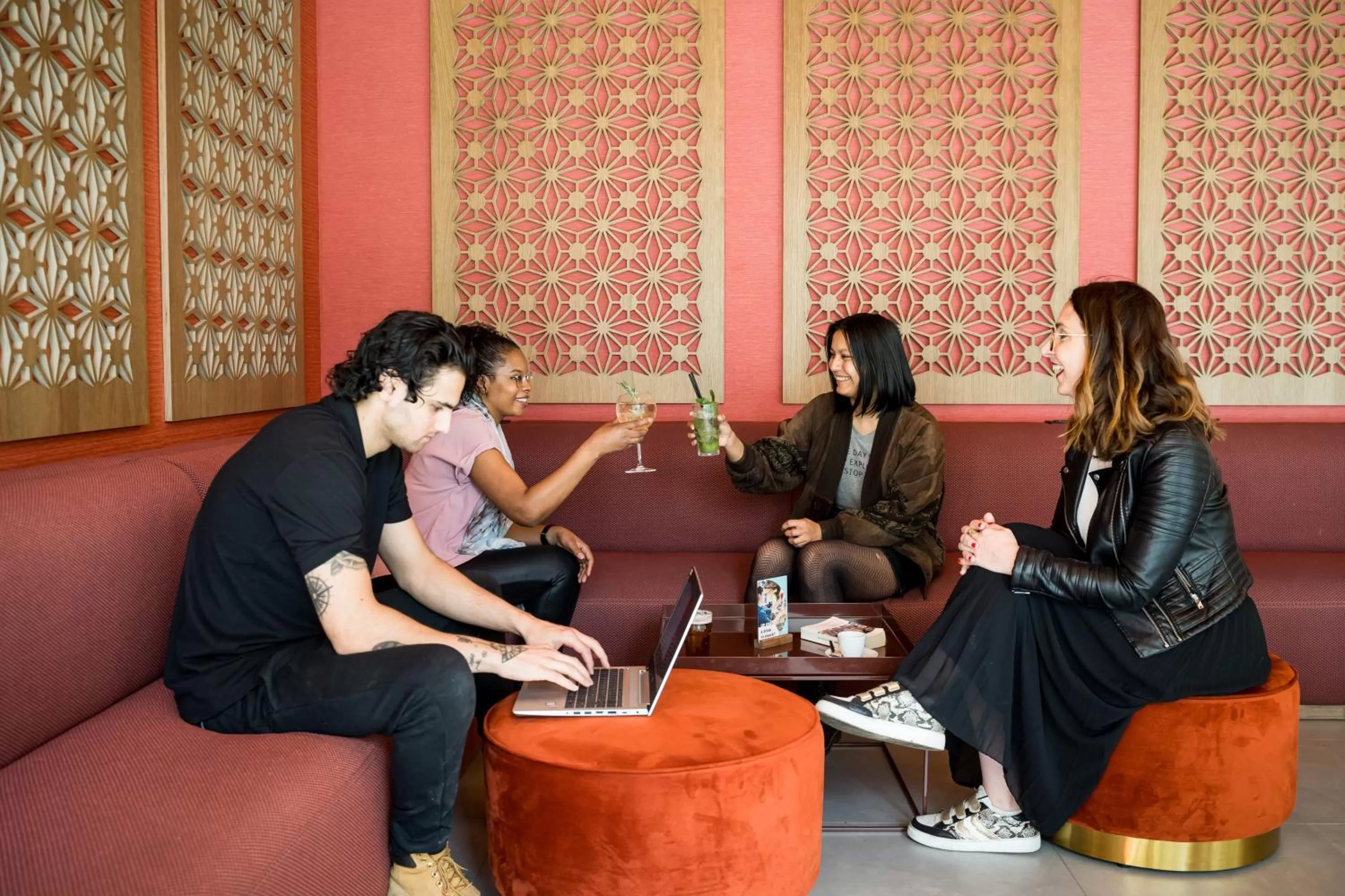 Lounge or bar in MEININGER Marseille Centre la Joliette