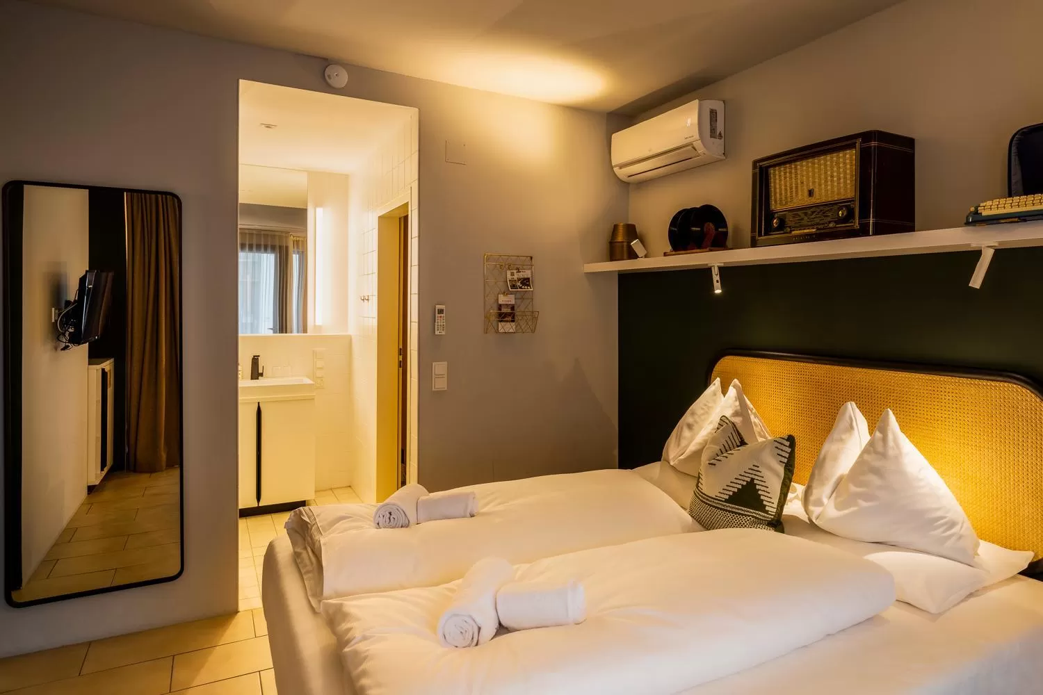 Bathroom, Bed in grätzlhotel Karmelitermarkt