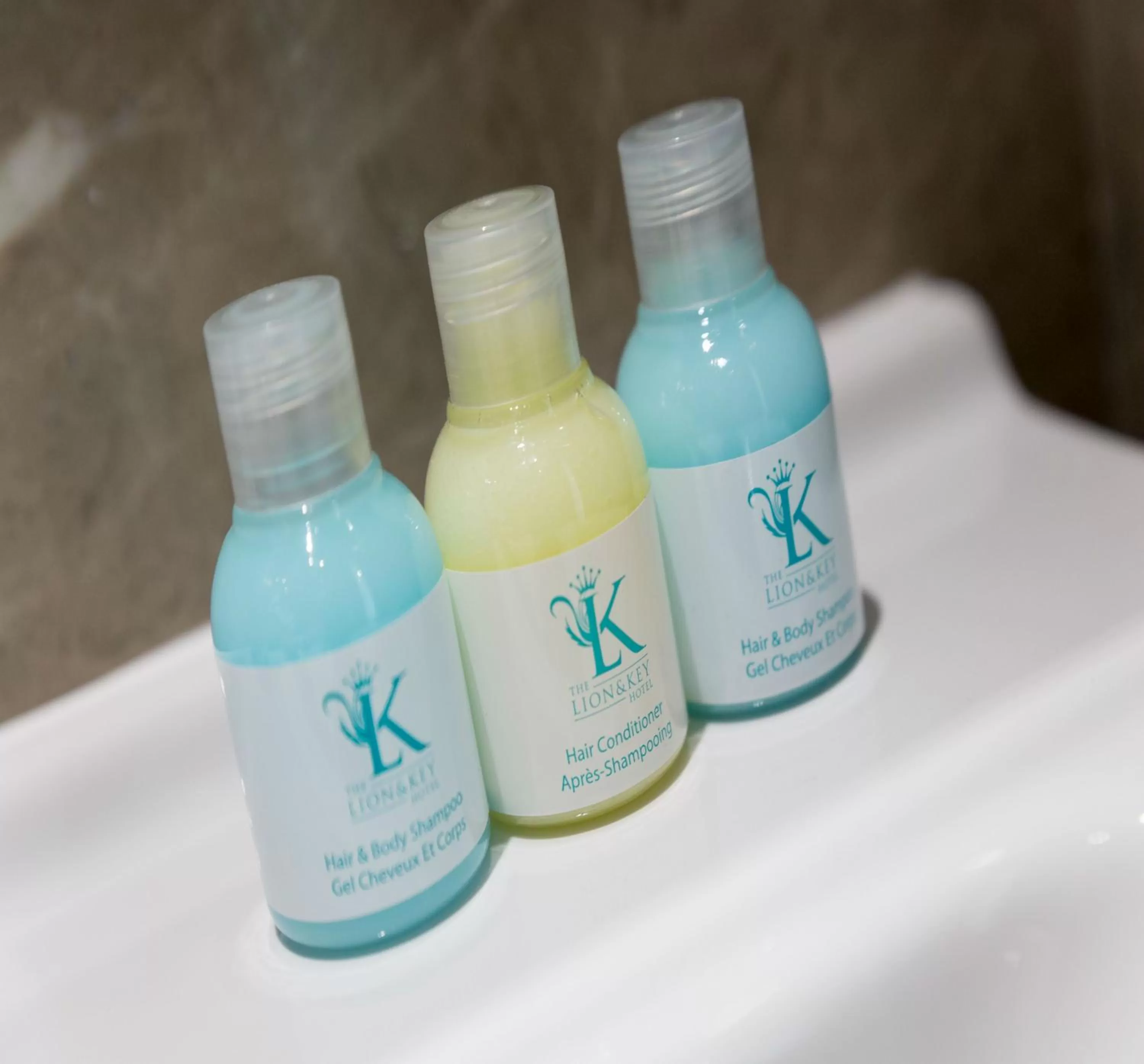 Bathroom in The Lion & Key Hotel