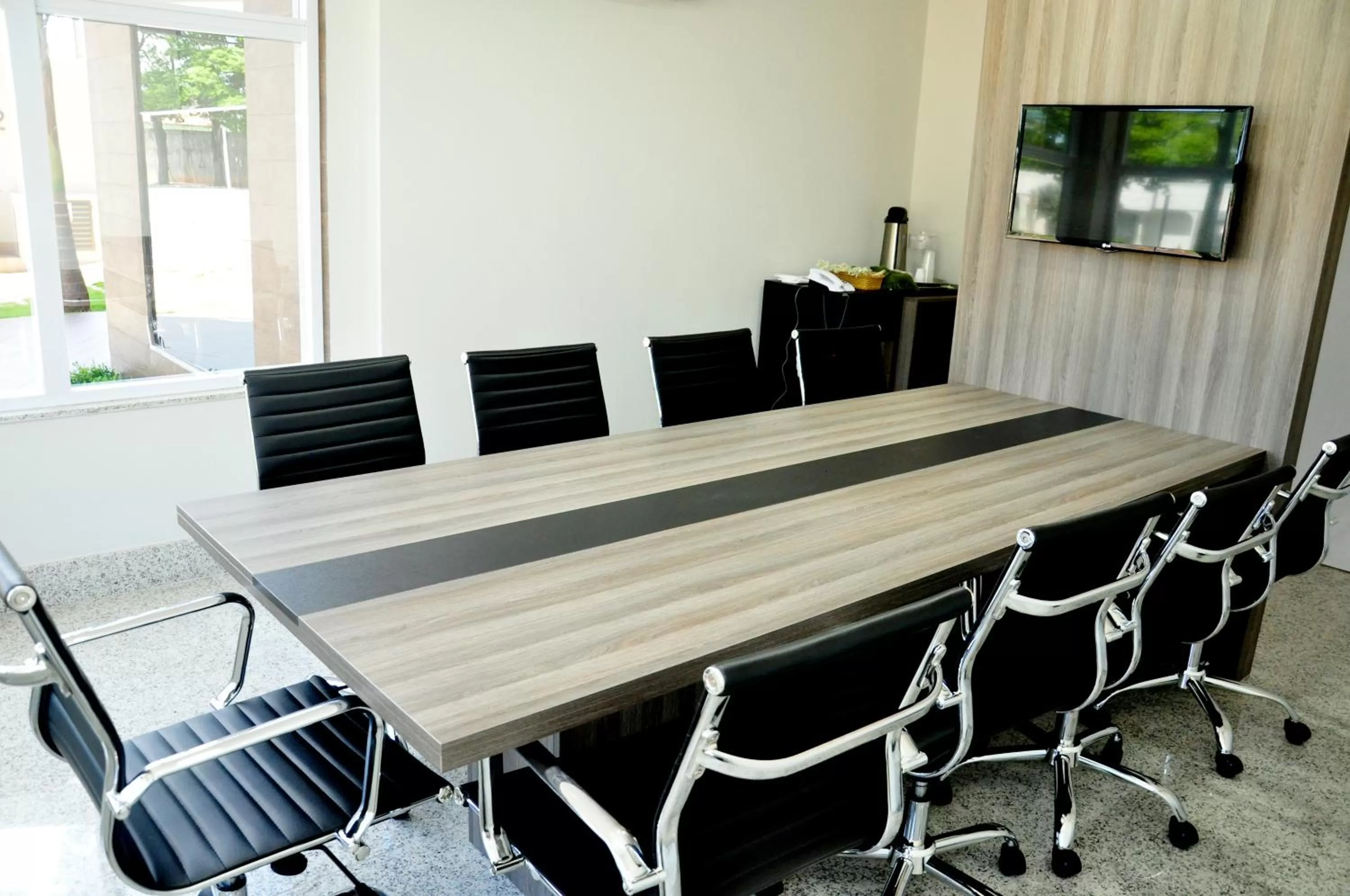 Business facilities, Dining Area in Hotel Mohave