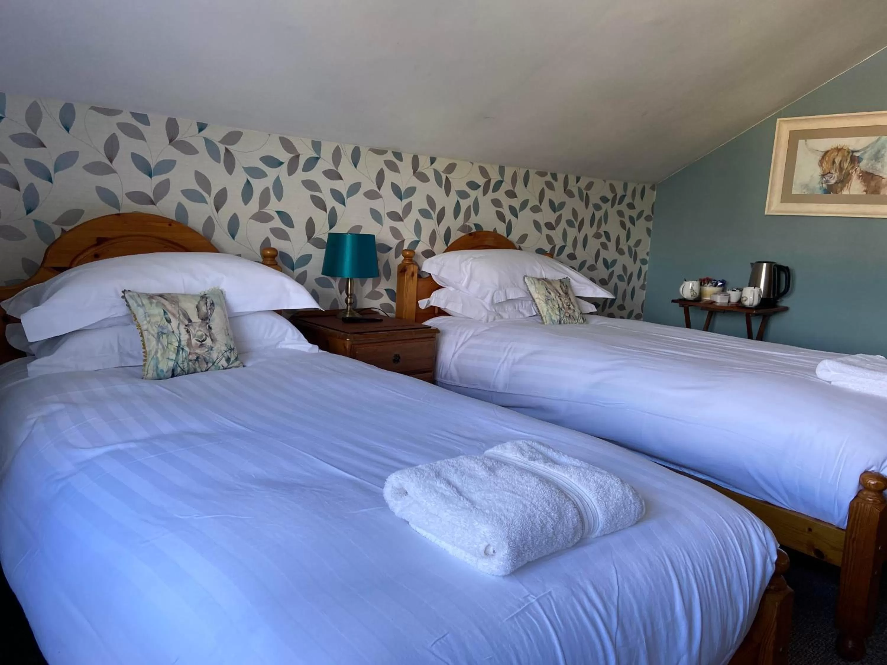 Bed in Three Horseshoes Inn
