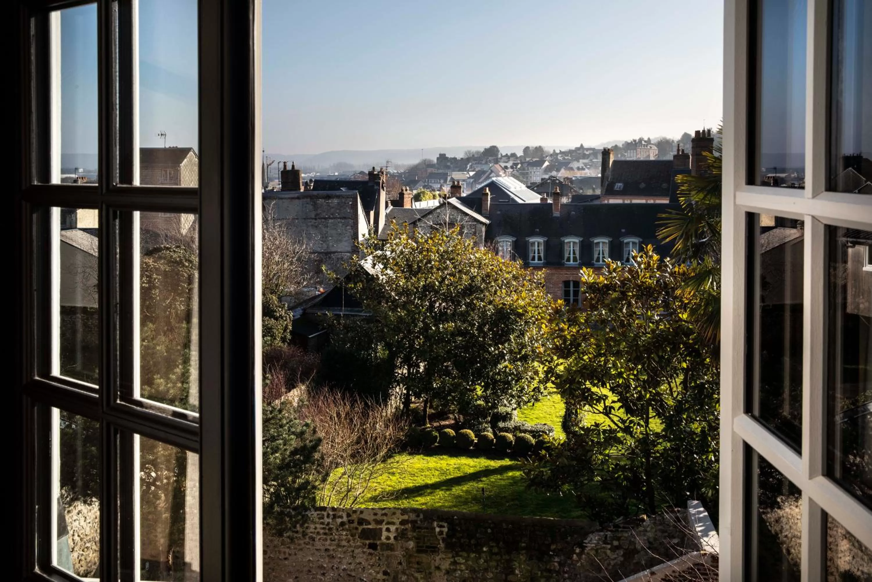 City view in Hôtel Saint-Delis - La Maison du Peintre - Relais & Châteaux
