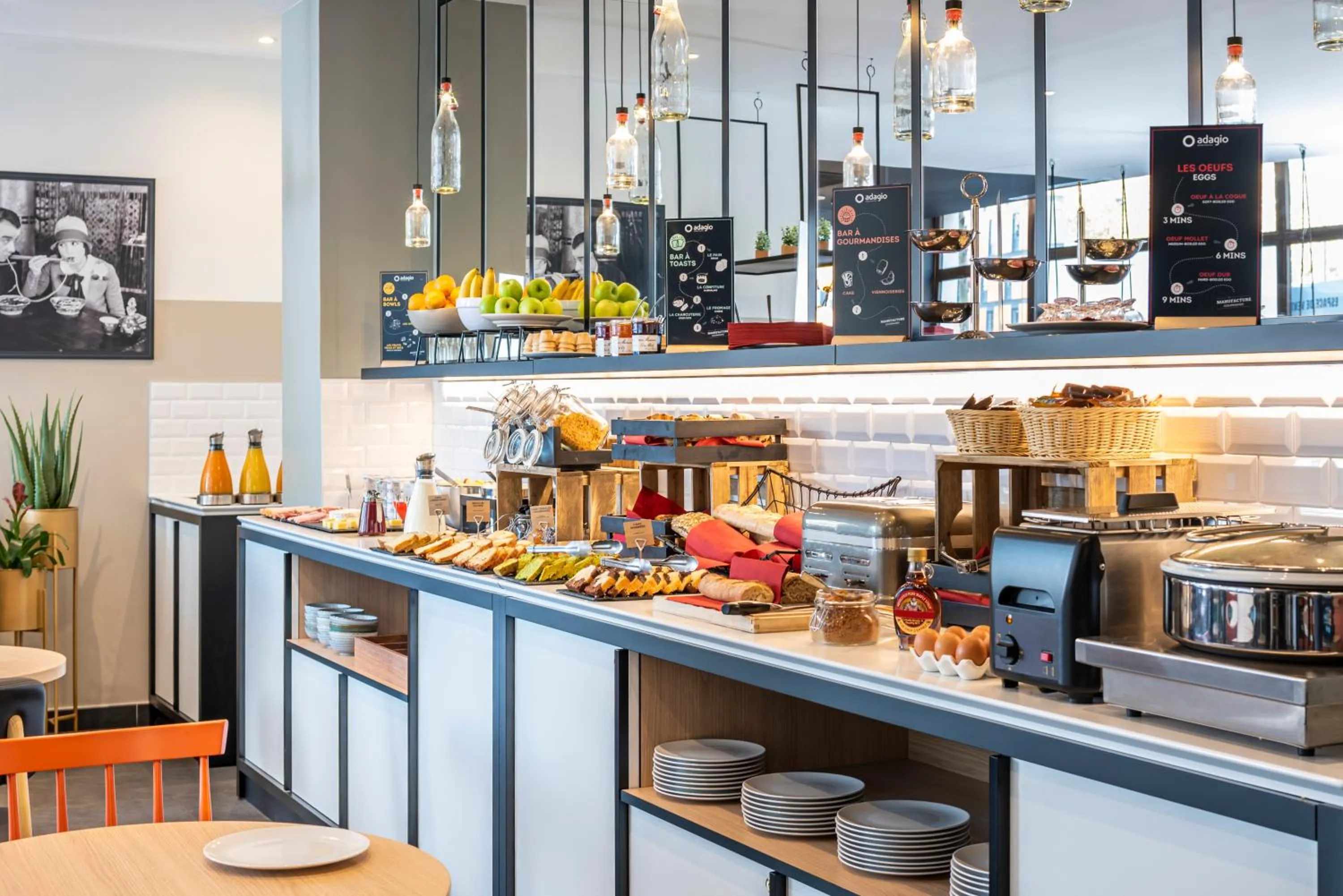 Breakfast in Aparthotel Adagio Paris Montrouge