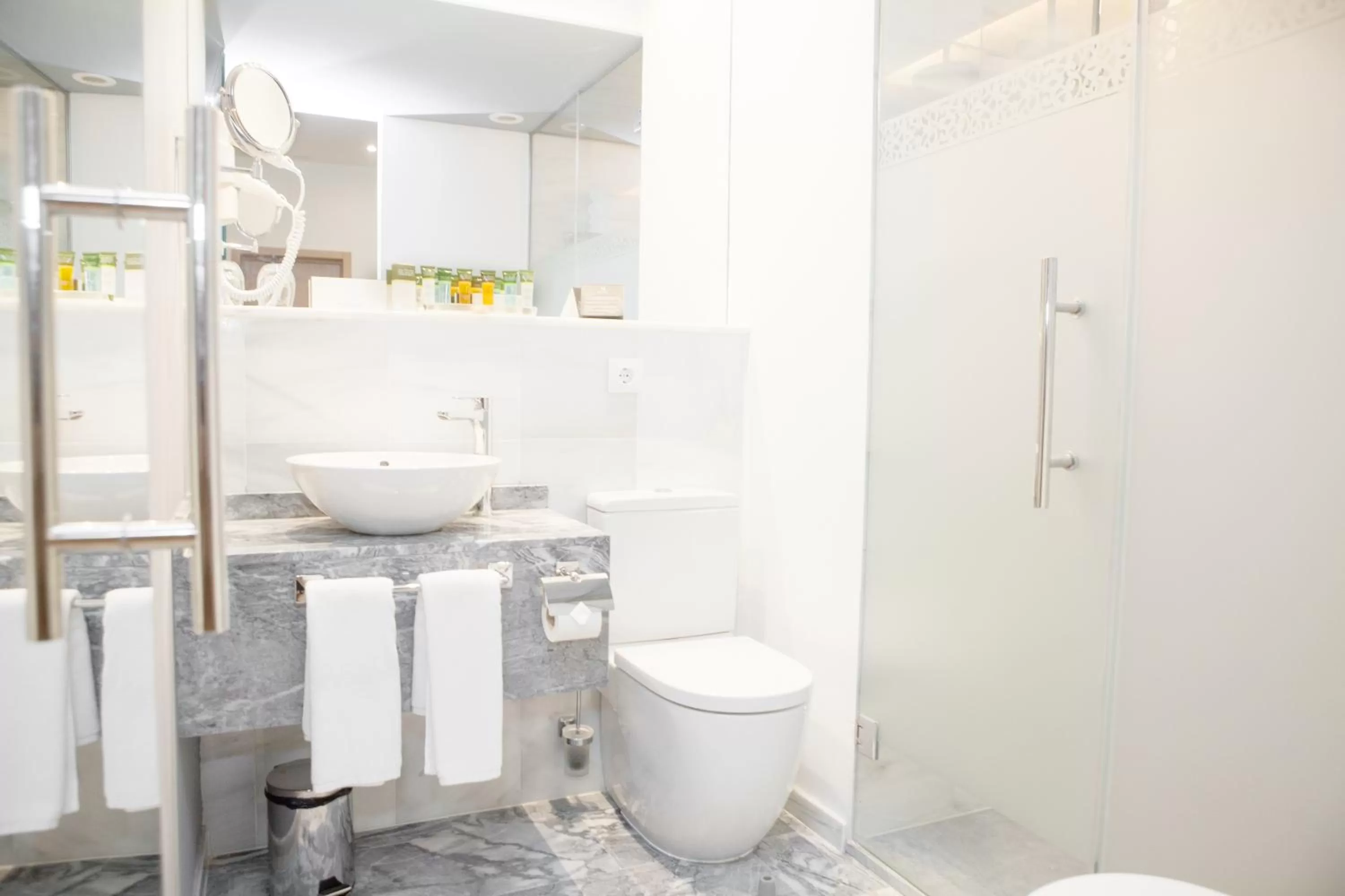 Bathroom in Soho Boutique Capuchinos & Spa