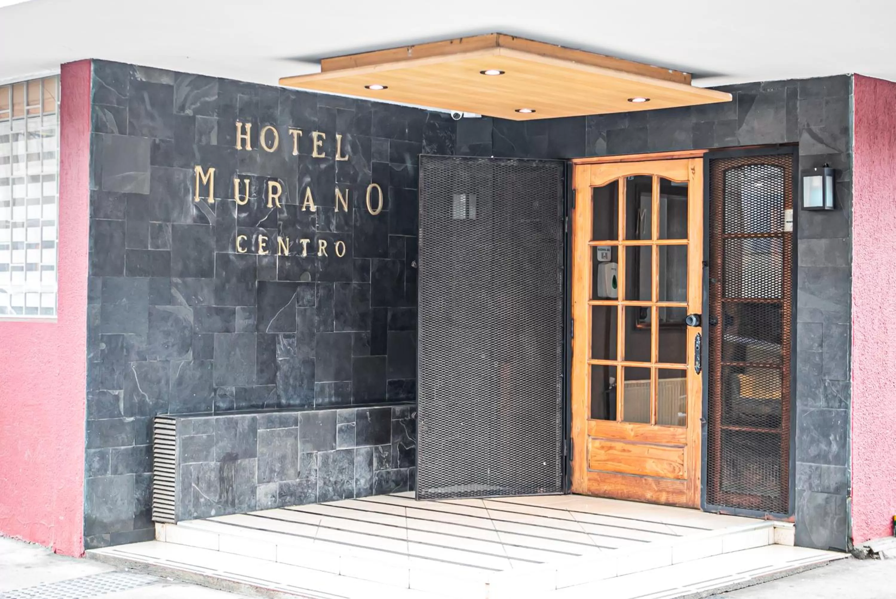 Facade/entrance in Hotel Murano