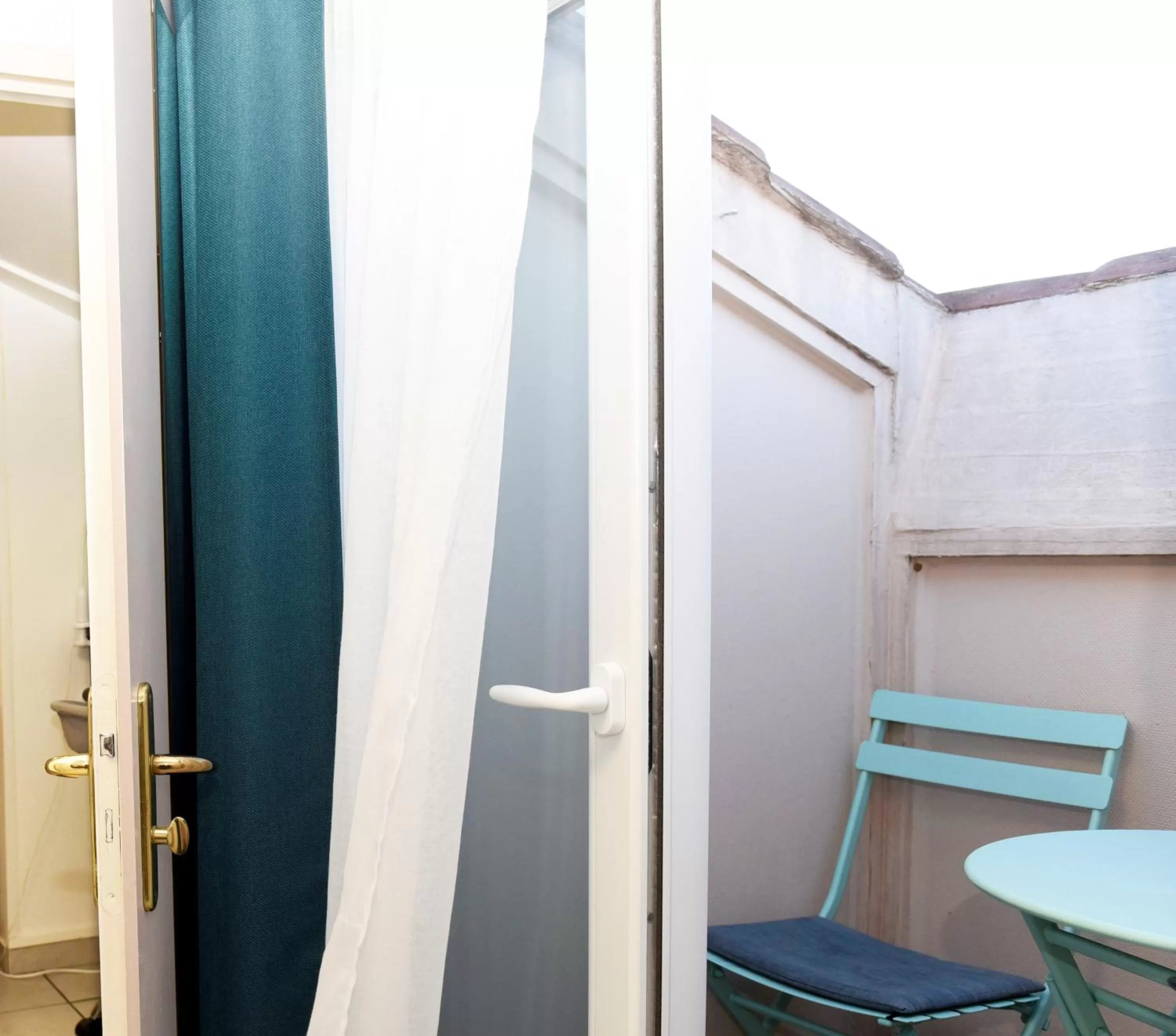 Balcony/Terrace in Azur Hôtel