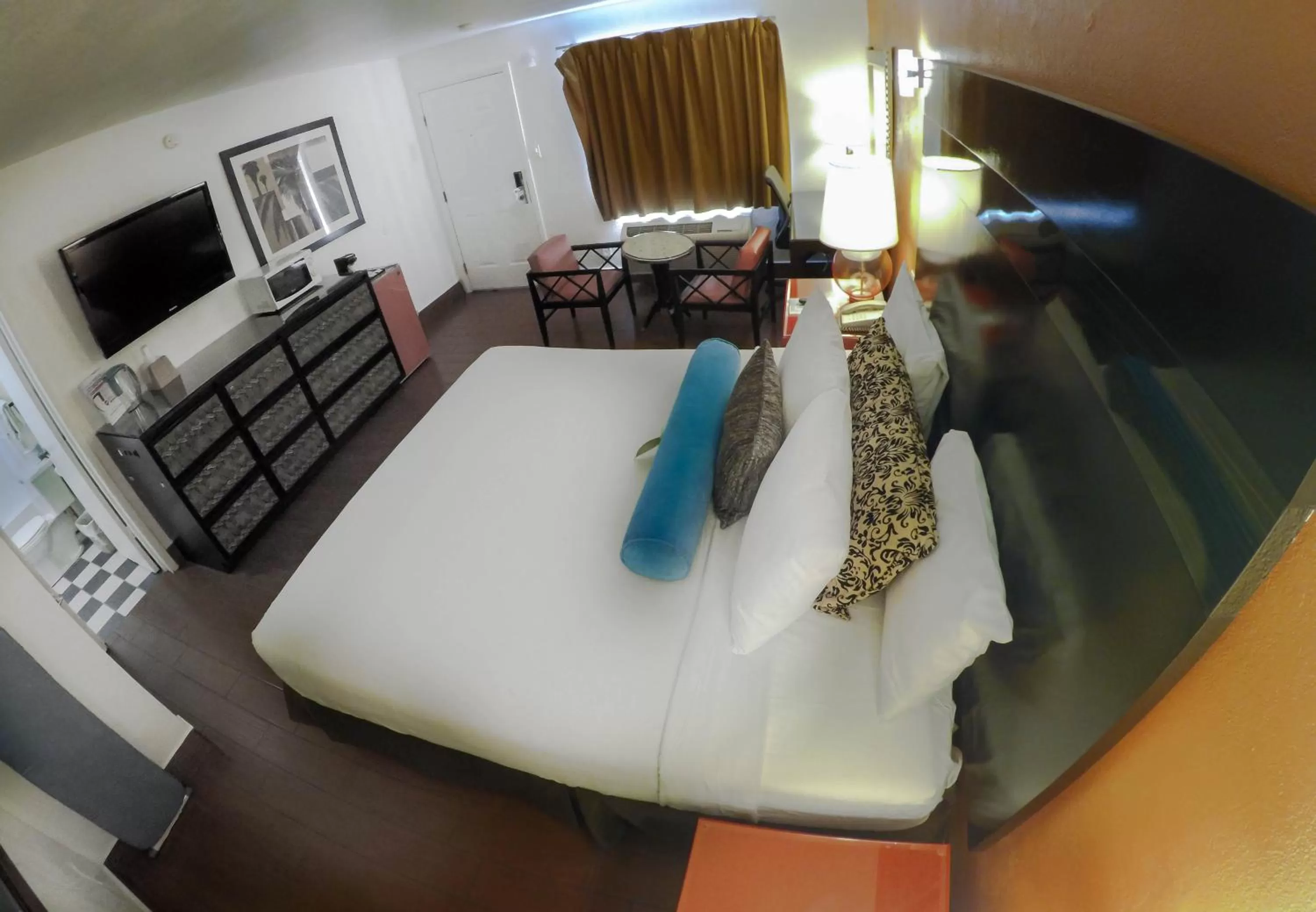 TV and multimedia, Bed in Adara Palm Springs