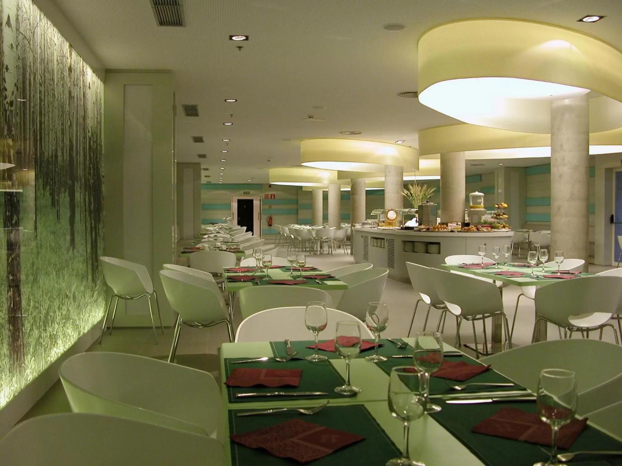 Buffet breakfast in Hotel Beatriz Albacete & SPA