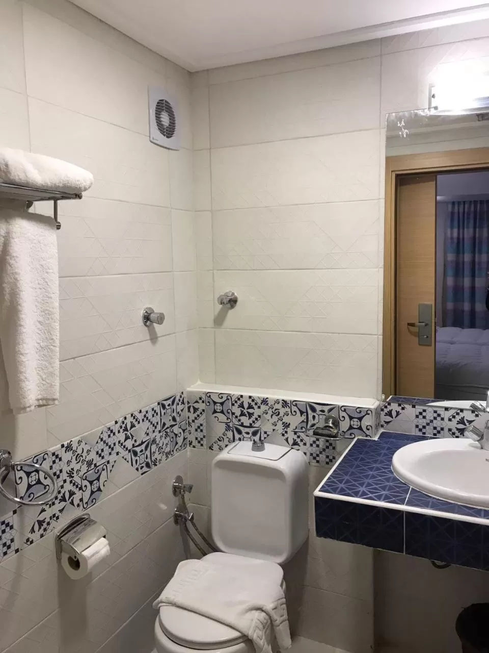 Bathroom in Negresco Hotel