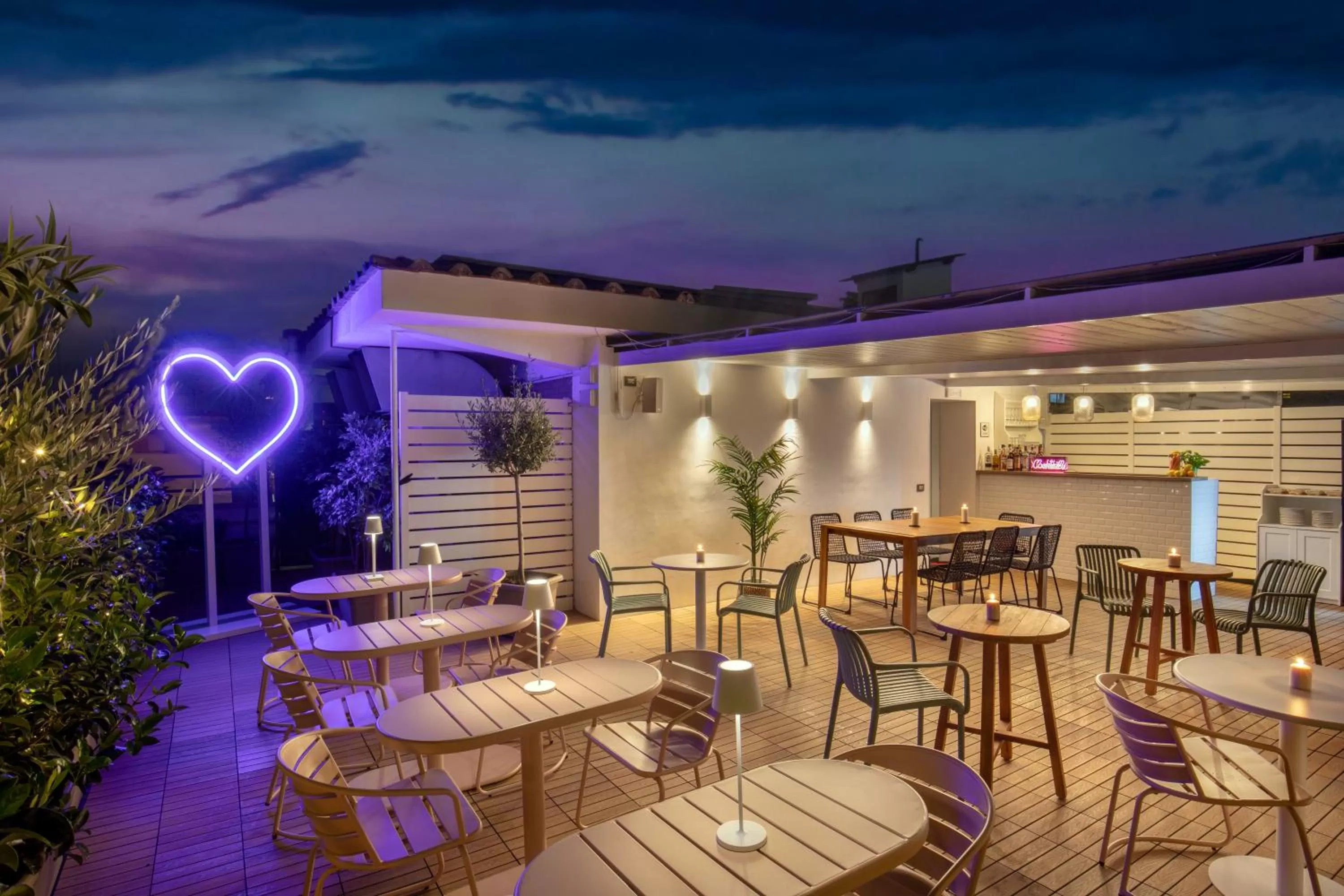 Restaurant/places to eat in Fragrance Hotel St. Peter