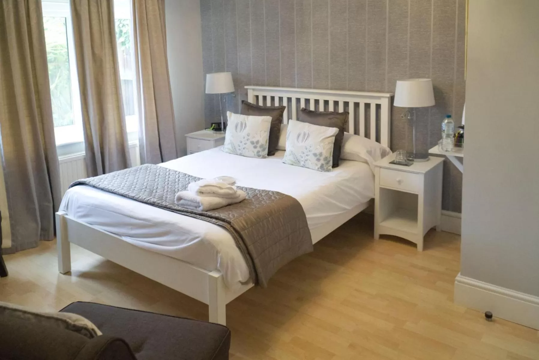 Bed in The Cambridge Guest House by Tas