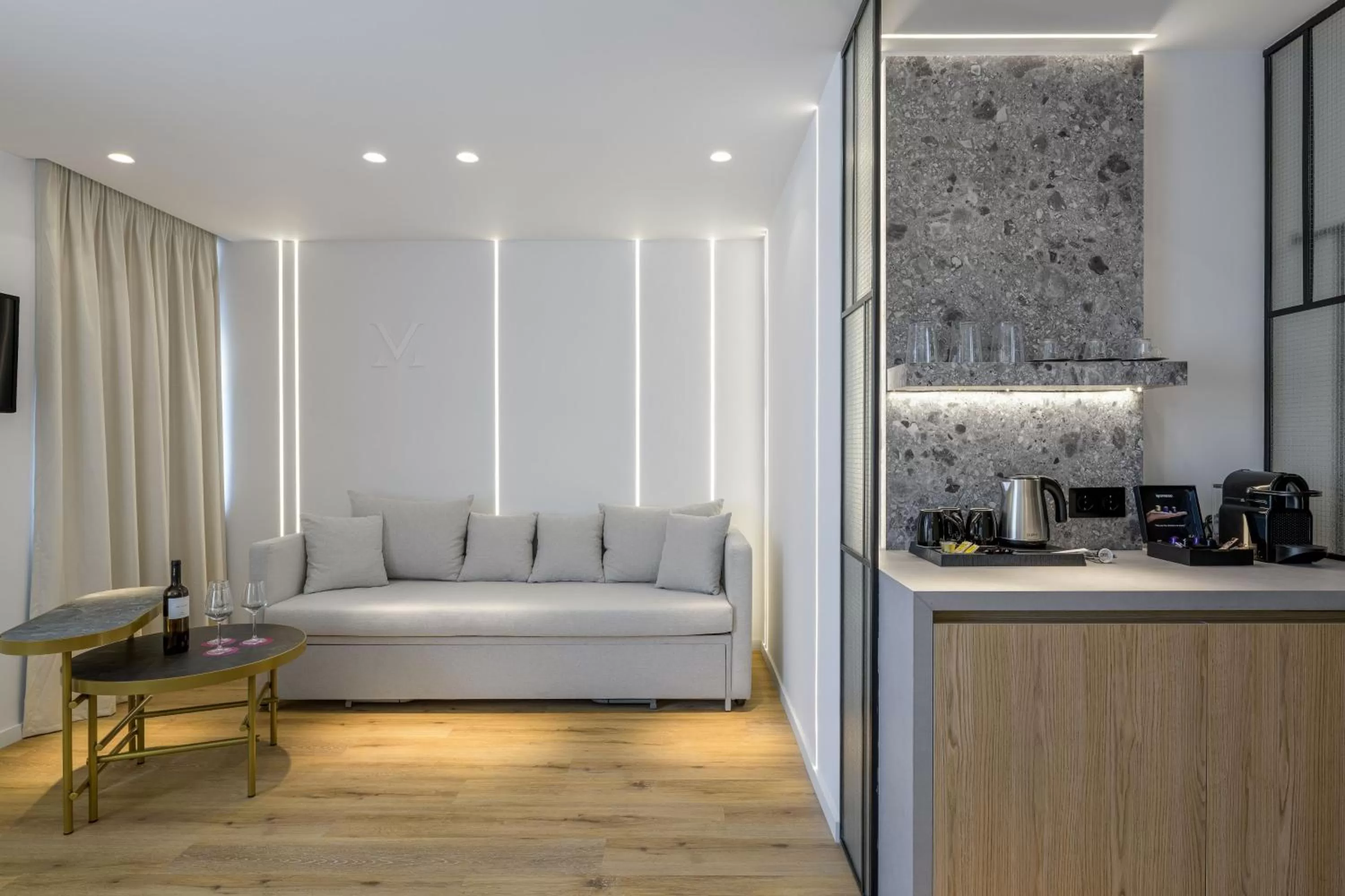 Acropolis Magenta Luxury Suites