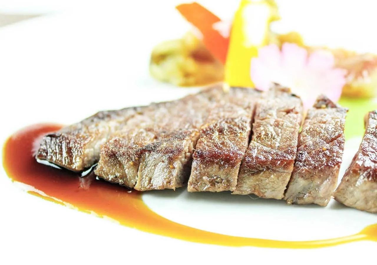 Food close-up in Aura Tachibana