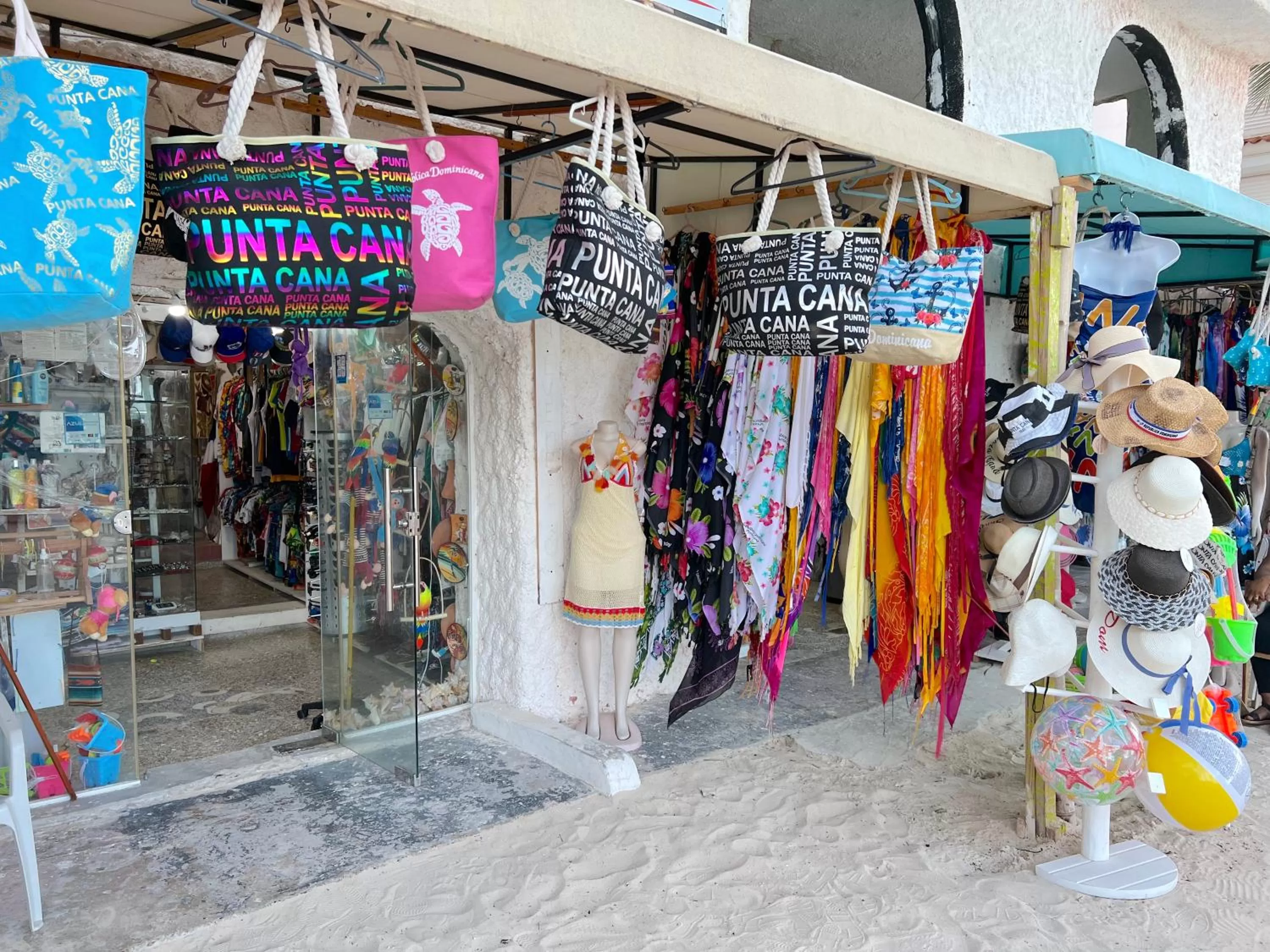 Shopping Area, Supermarket/Shops in Caribbean Suites with Rooftop pool