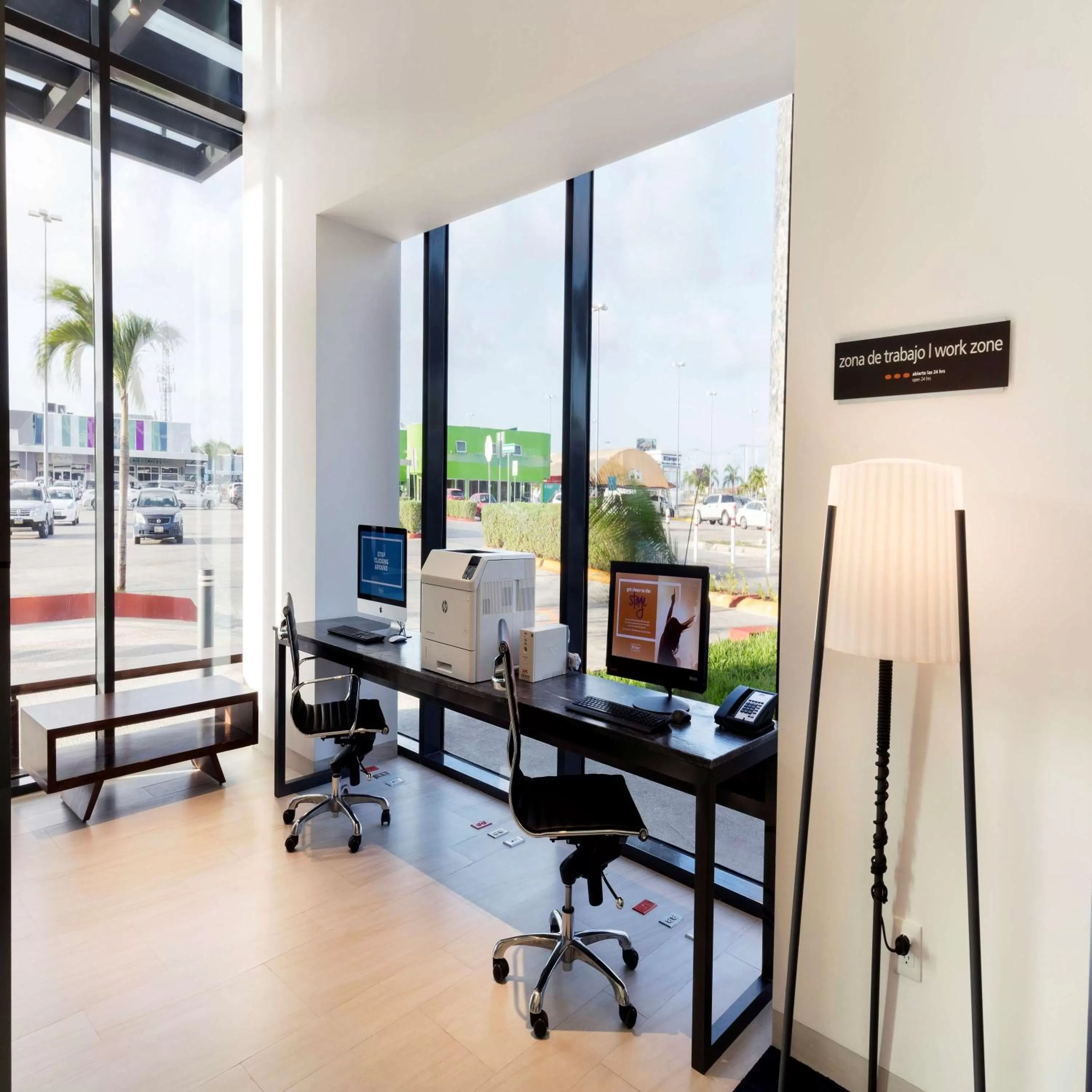 Business facilities in Hampton Inn By Hilton Cancun Cumbres