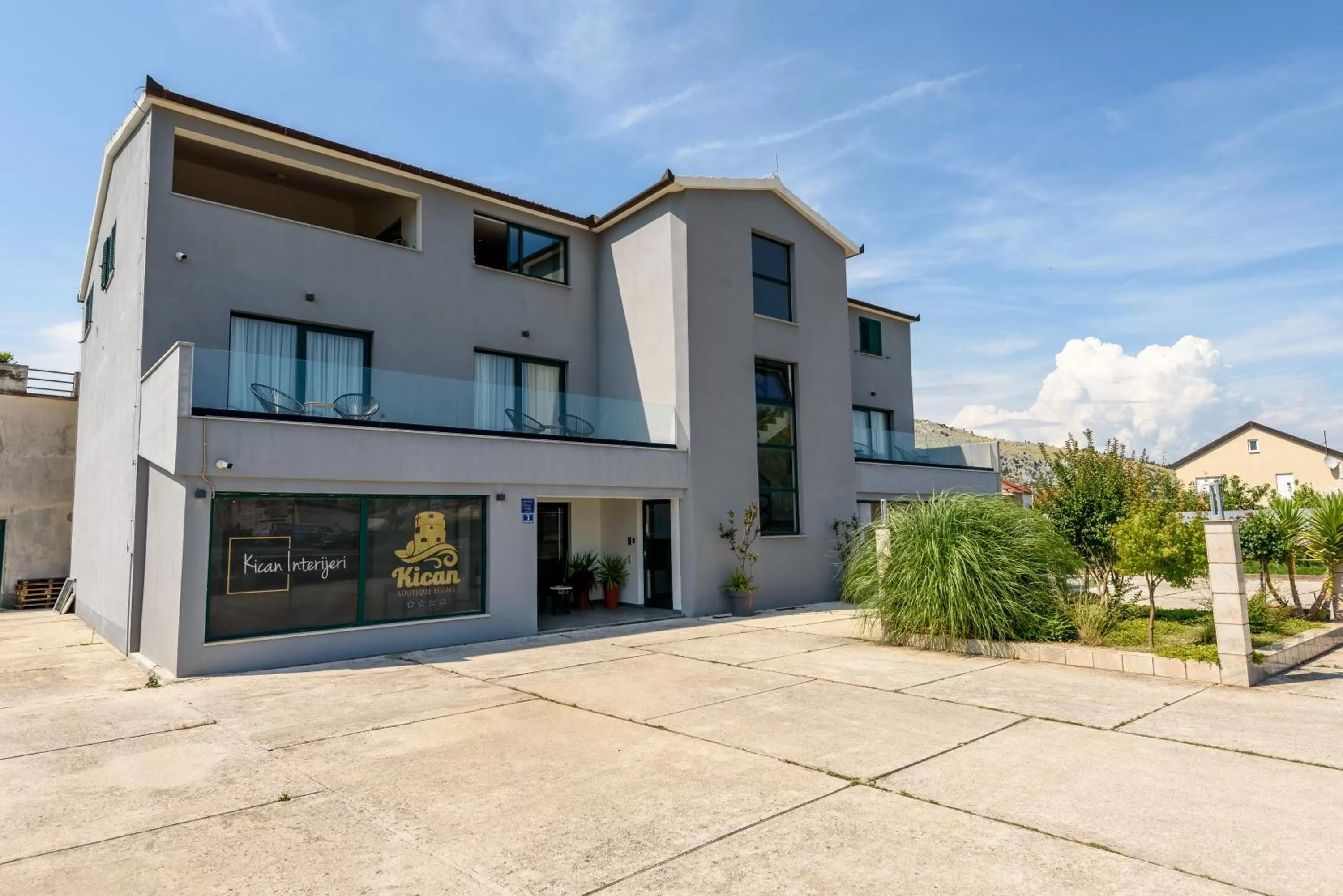 Property Building in Boutique rooms Kican