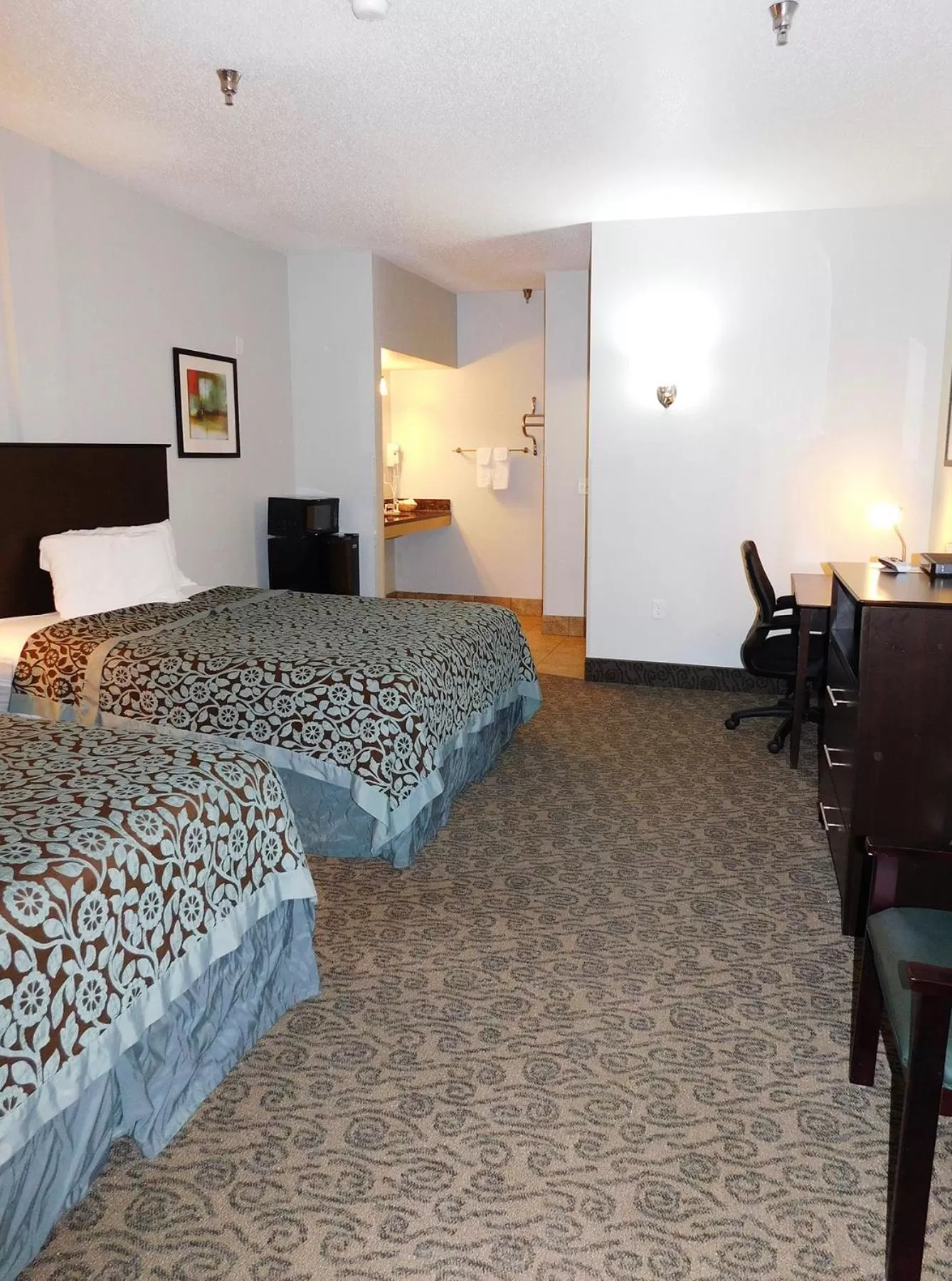 Facility for disabled guests, Bed in Days Inn by Wyndham Fargo/Casselton