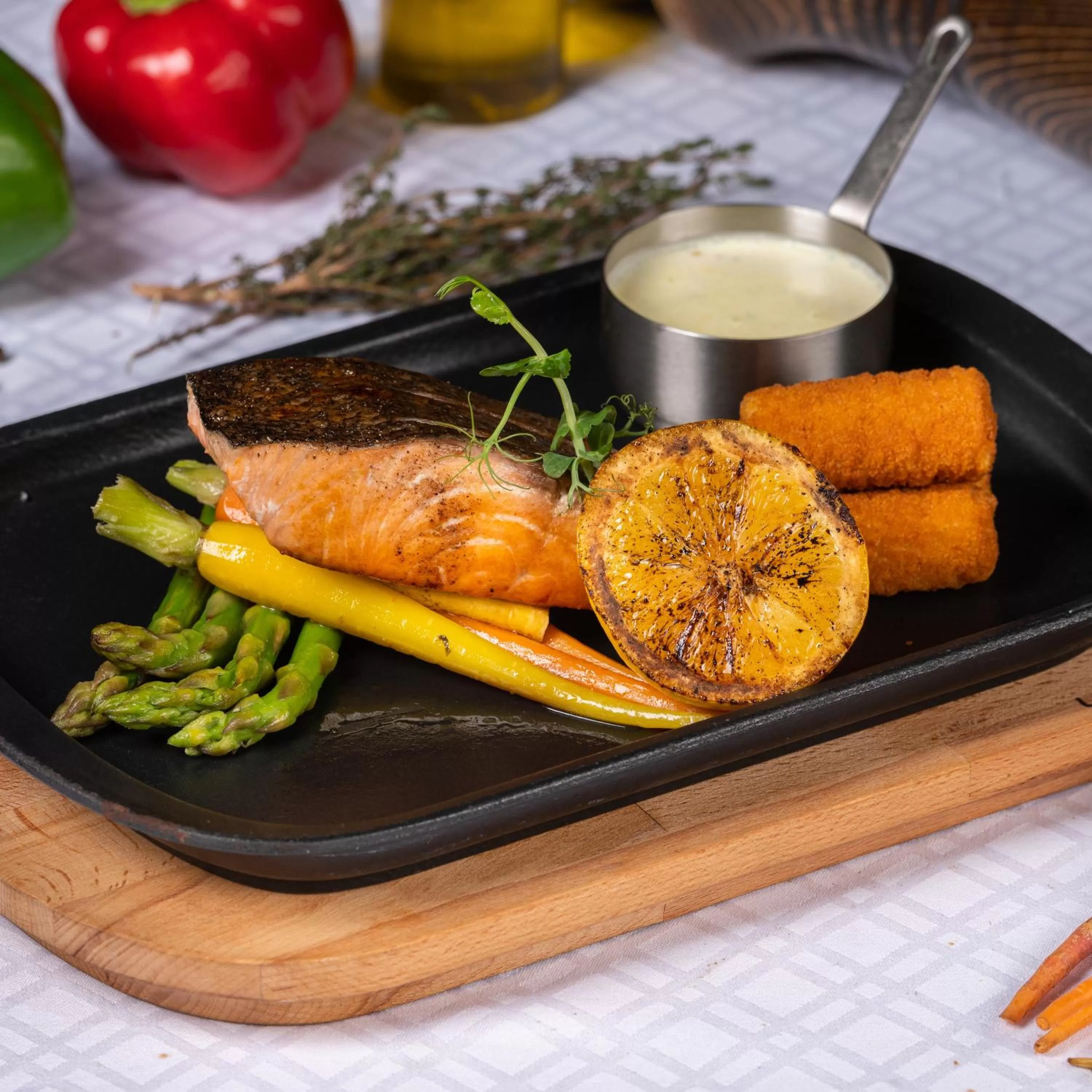 Restaurant/places to eat in Crowne Plaza Dubai Deira by IHG