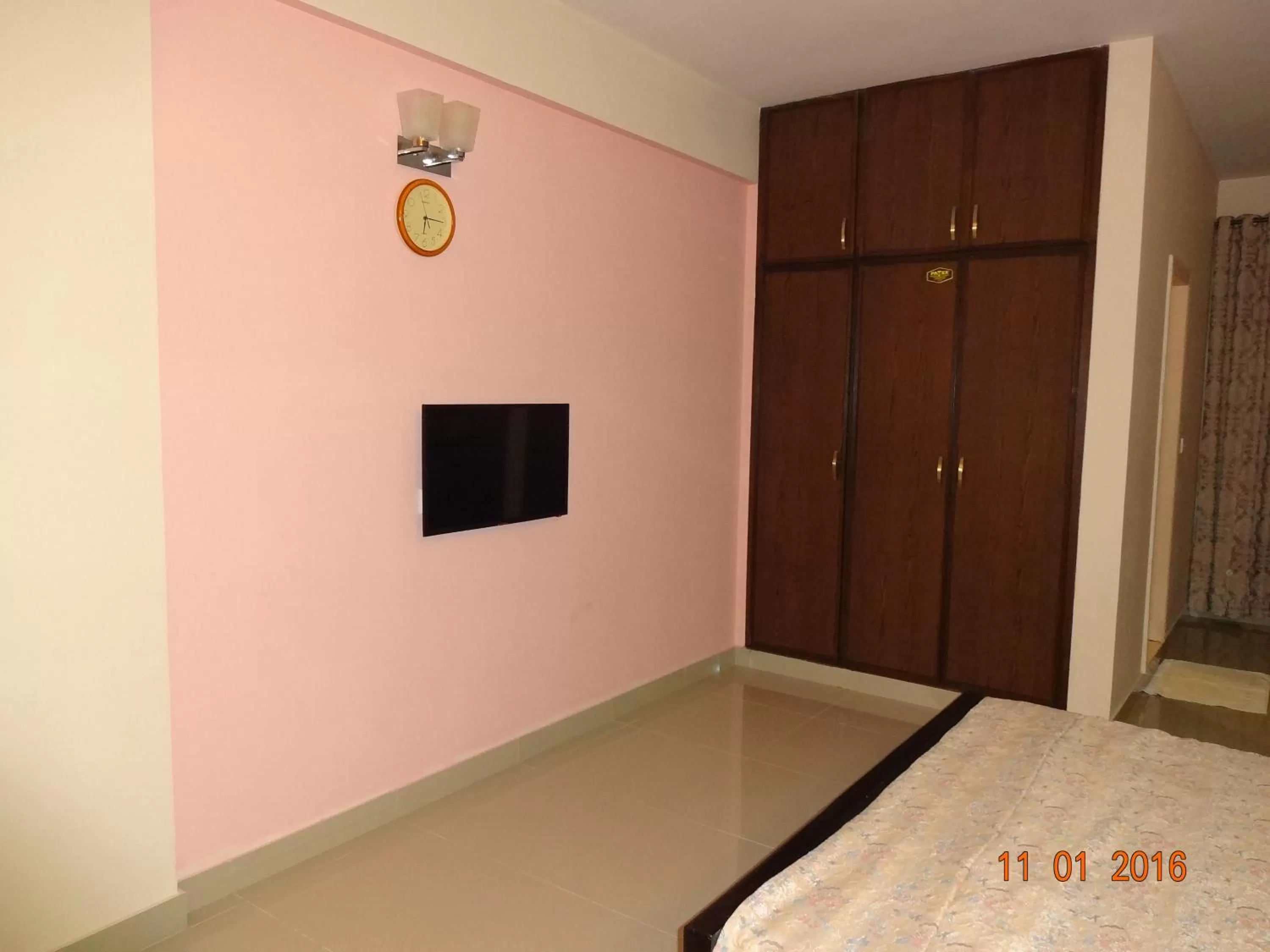 Bedroom, Bed in Jasmine Inn