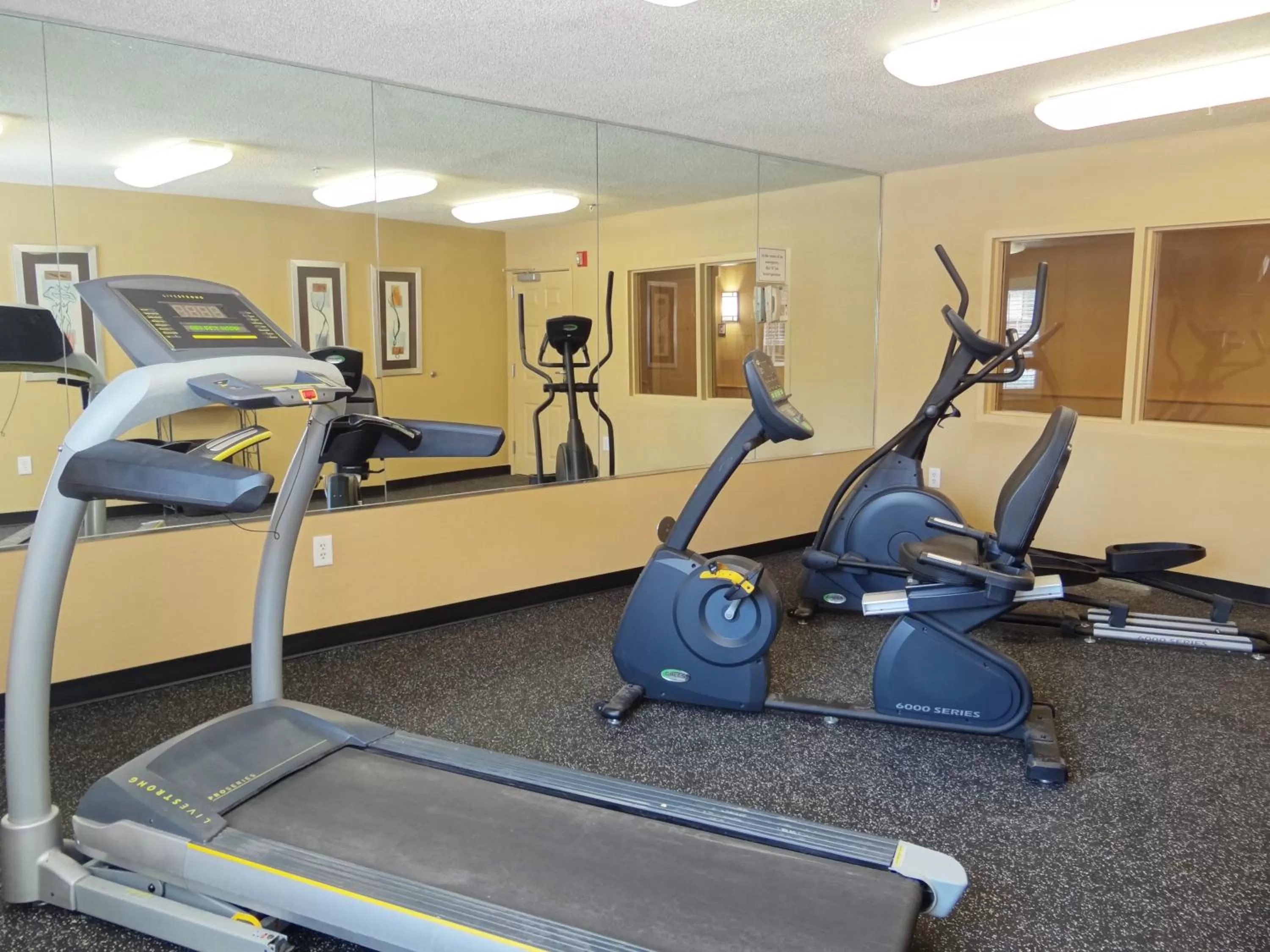 Fitness centre/facilities in Extended Stay America Suites - Memphis - Wolfchase Galleria