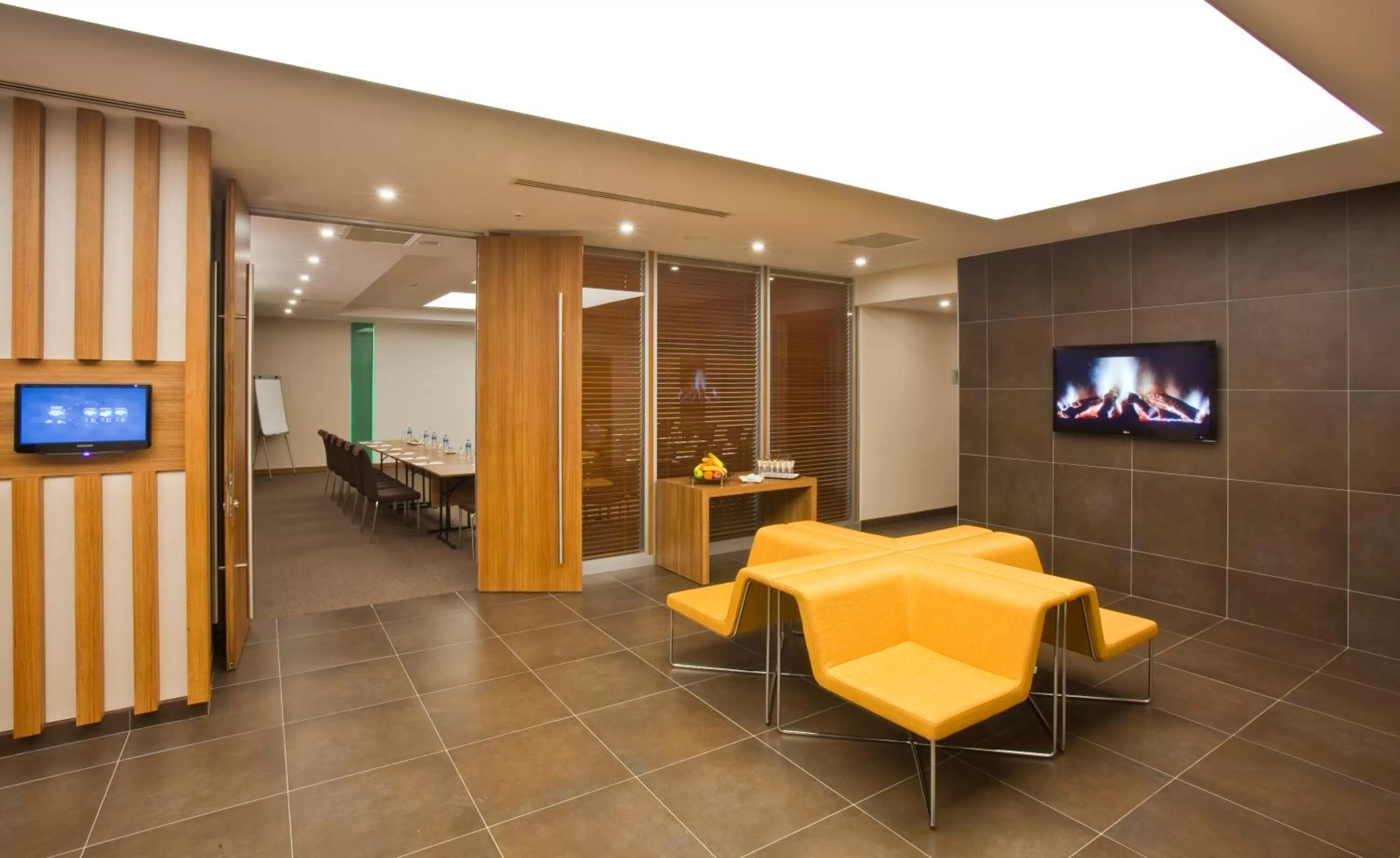 Communal lounge/ TV room in Richmond Istanbul