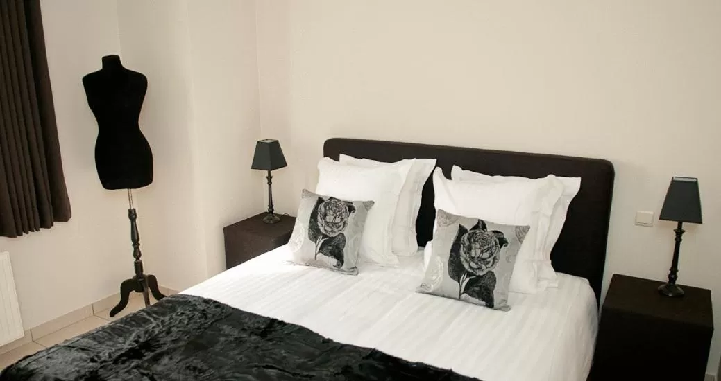 Bed in Hotel du Bassin