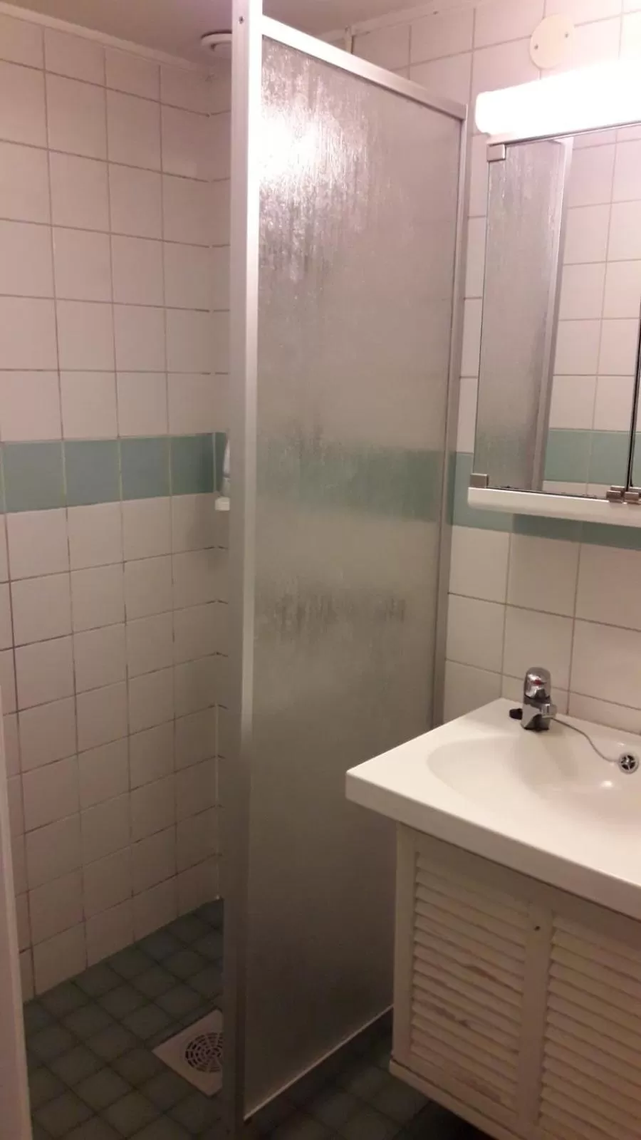 Bathroom in Karemajat Panorama hotel