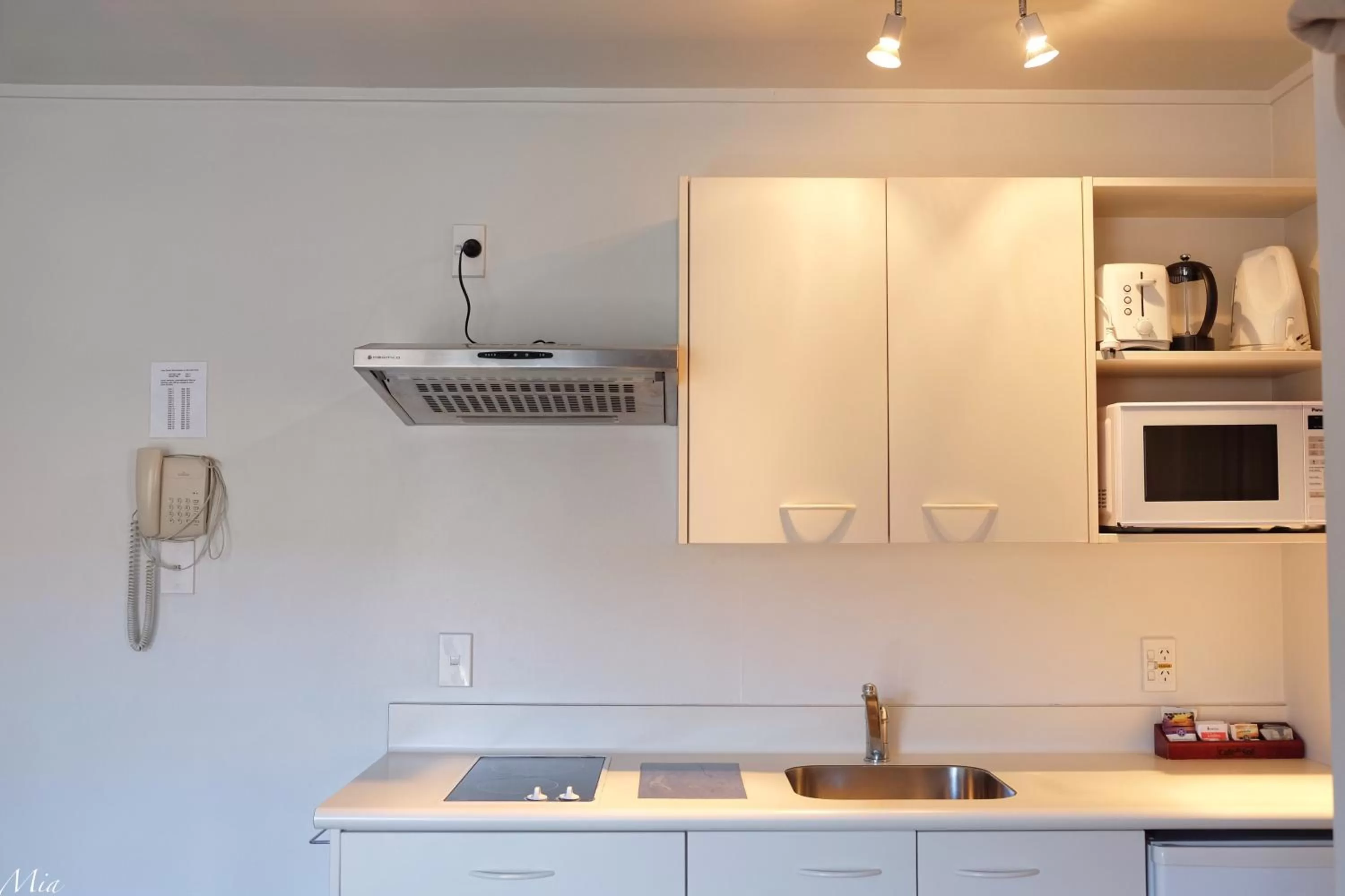 Kitchen or kitchenette in Marksman Motor Inn