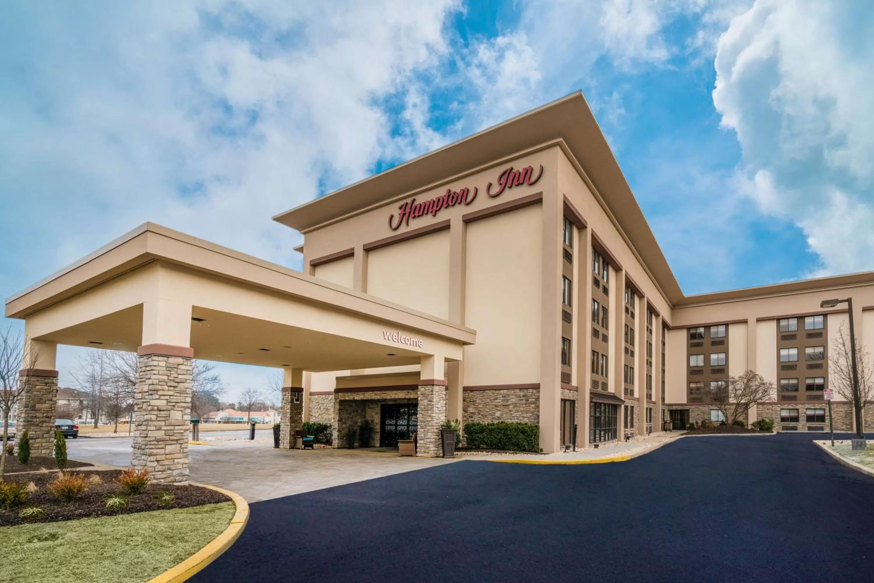 Property building in Hampton Inn Downingtown/Exton