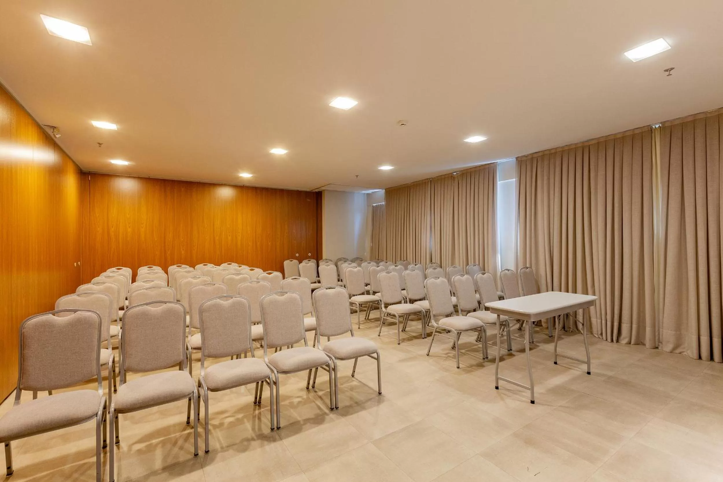 Meeting/conference room in Tri Hotel Executive Brusque