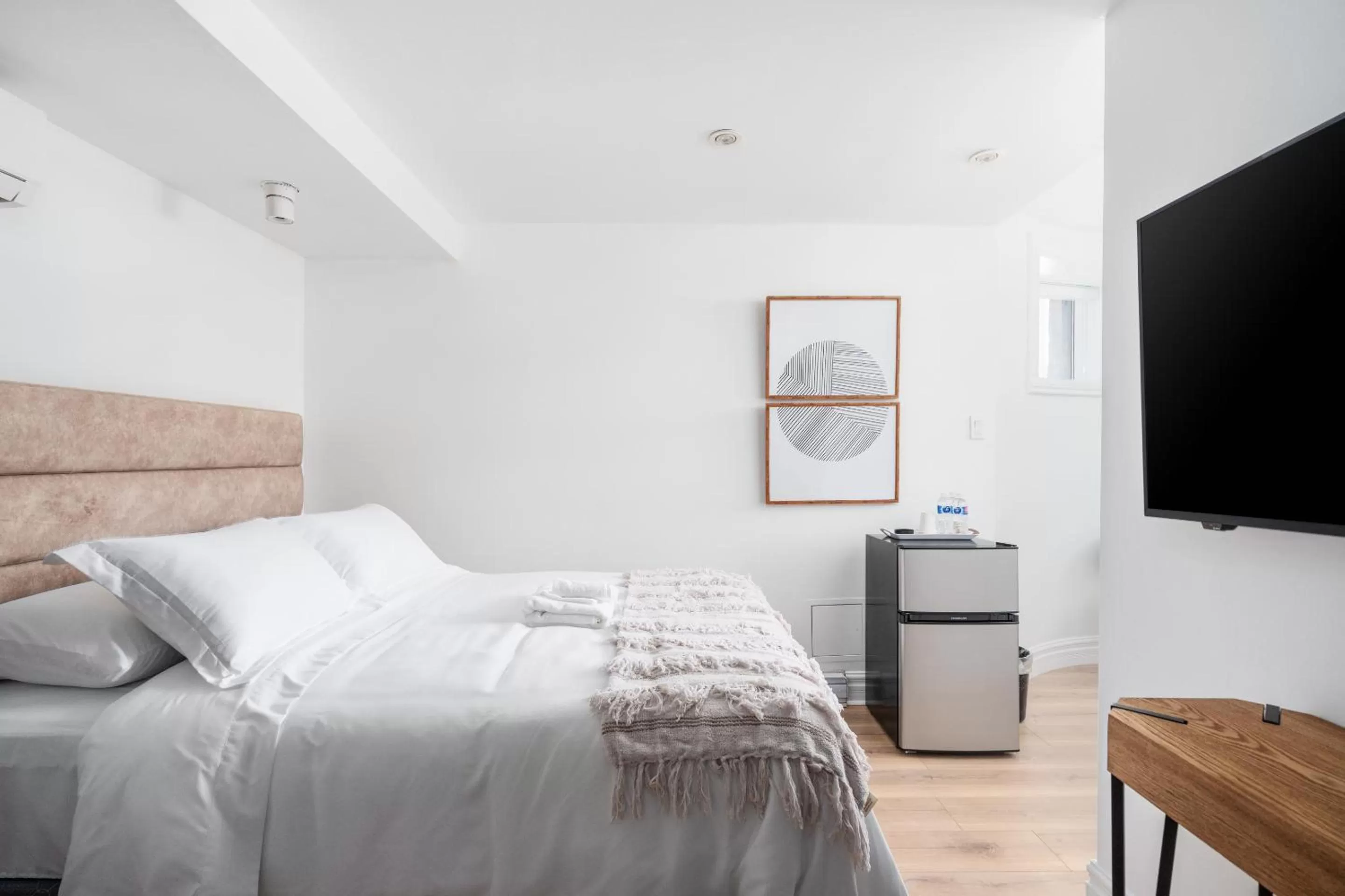 Bed in Le Penfield Par Nomade MTL