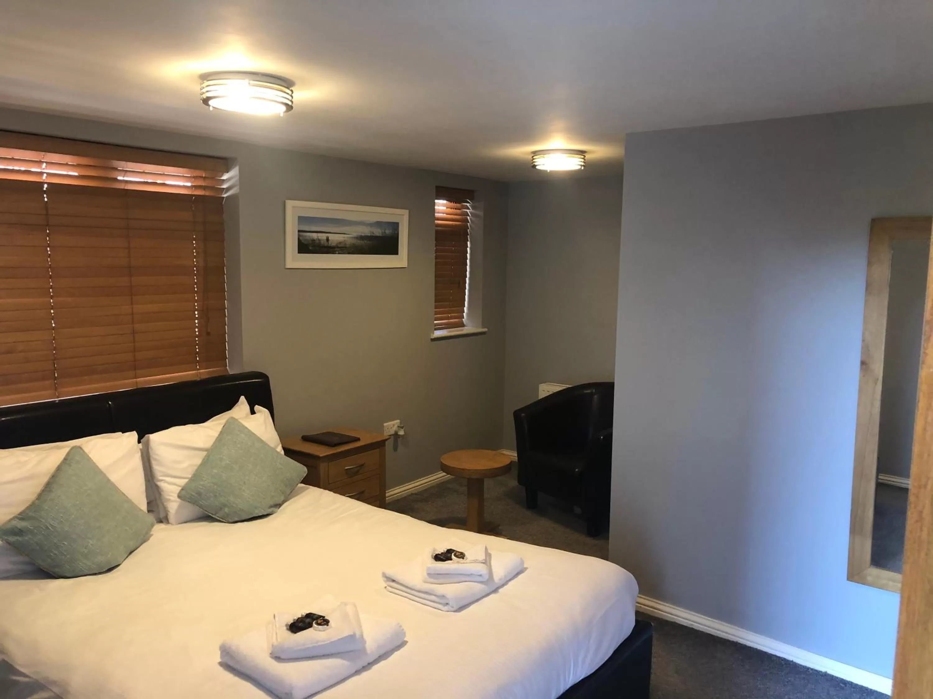 Photo of the whole room, Bed in The Elm Tree Inn