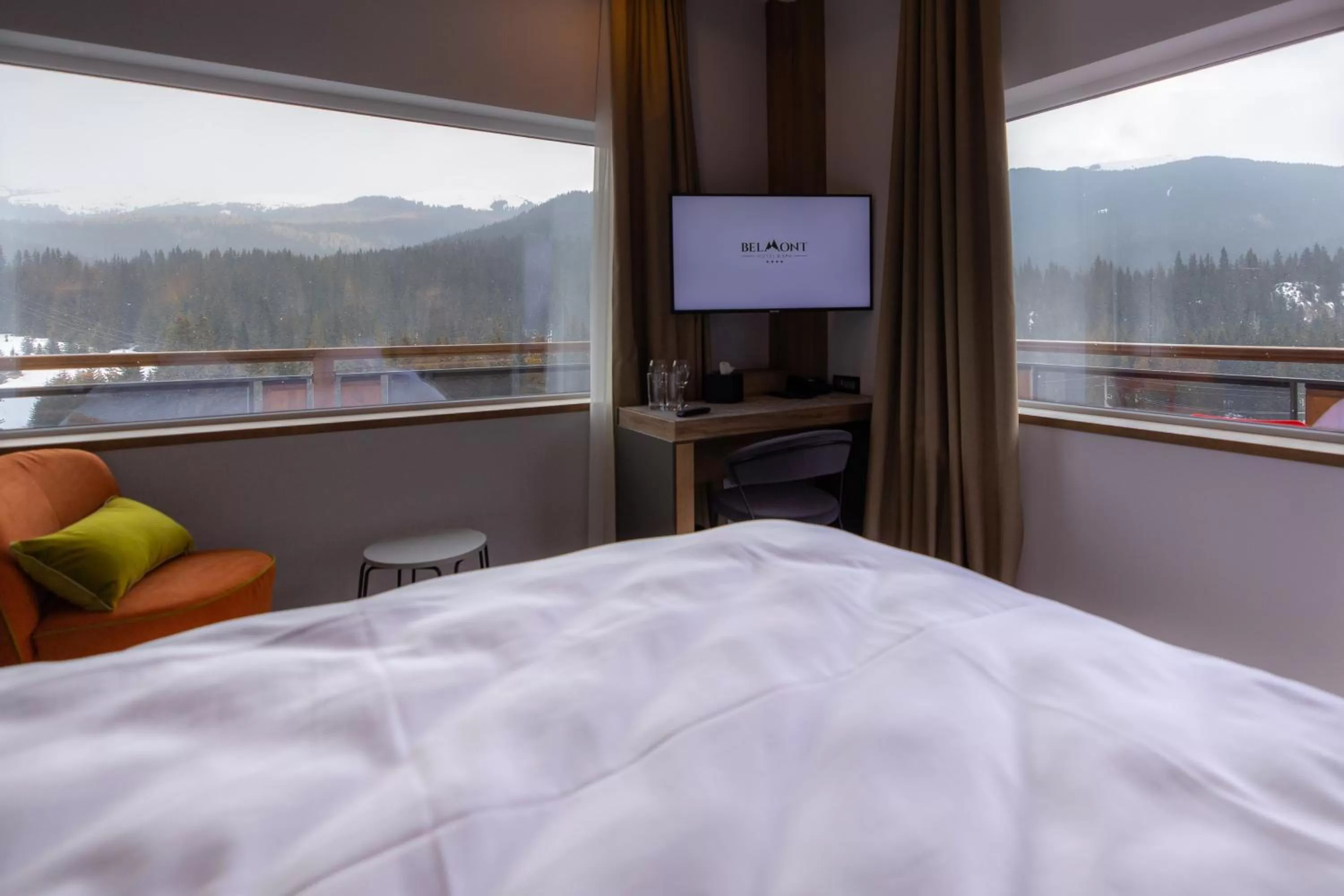 Bedroom, Bed in Hotel Belmont & Spa