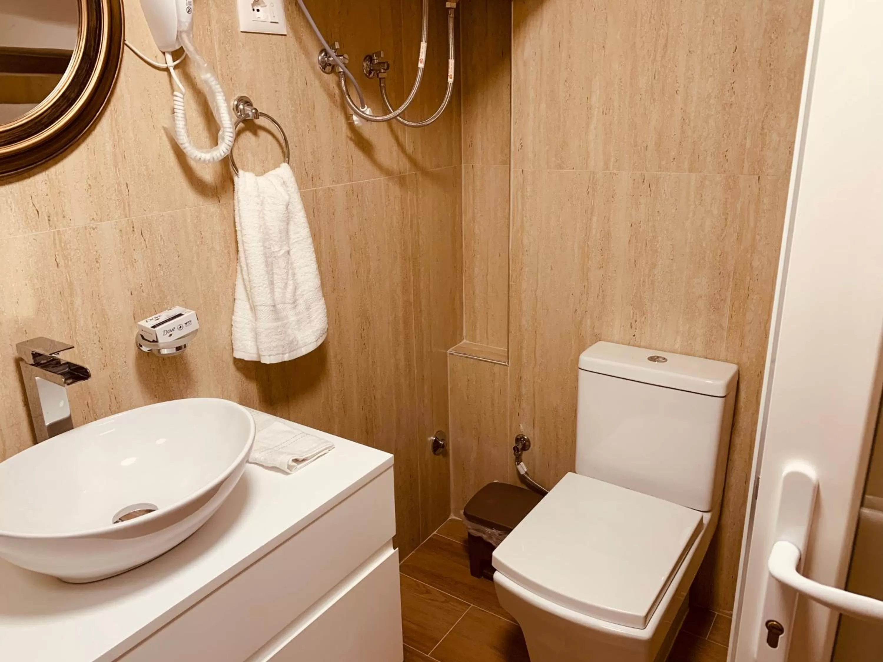 Bathroom in Auto Tana Guest House