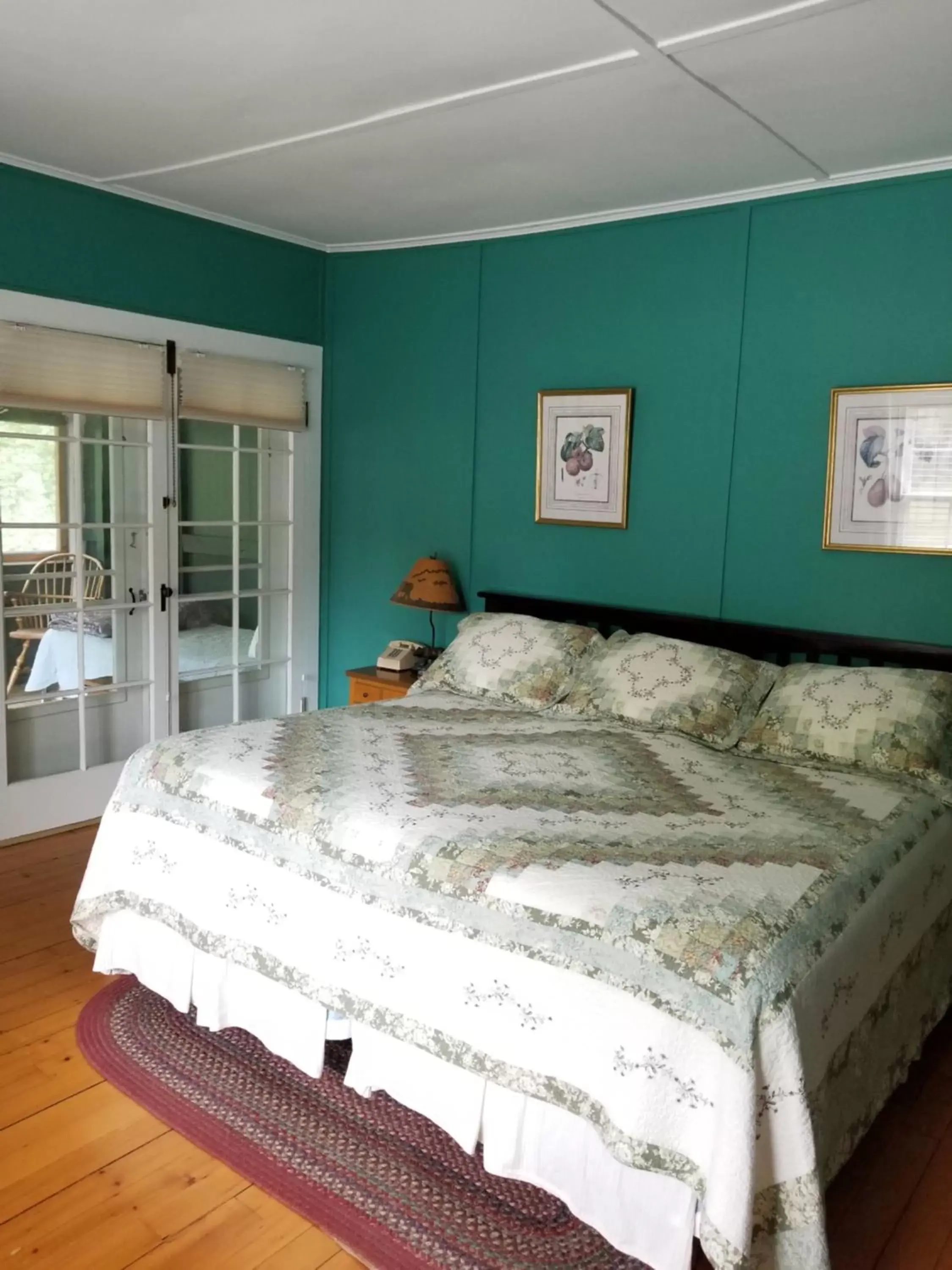 Standard King Room in Trails End Inn Standard King Room in Trails End Inn