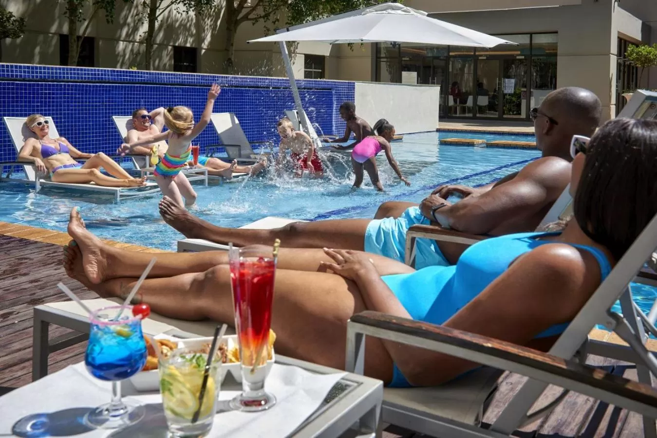 People in Metcourt at Emperors Palace