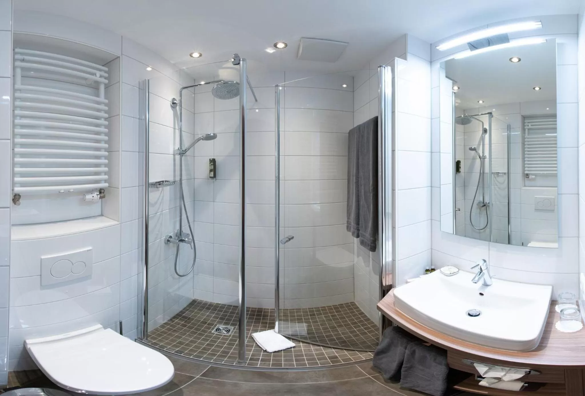 Shower in Insel Hotel Bonn - Superior